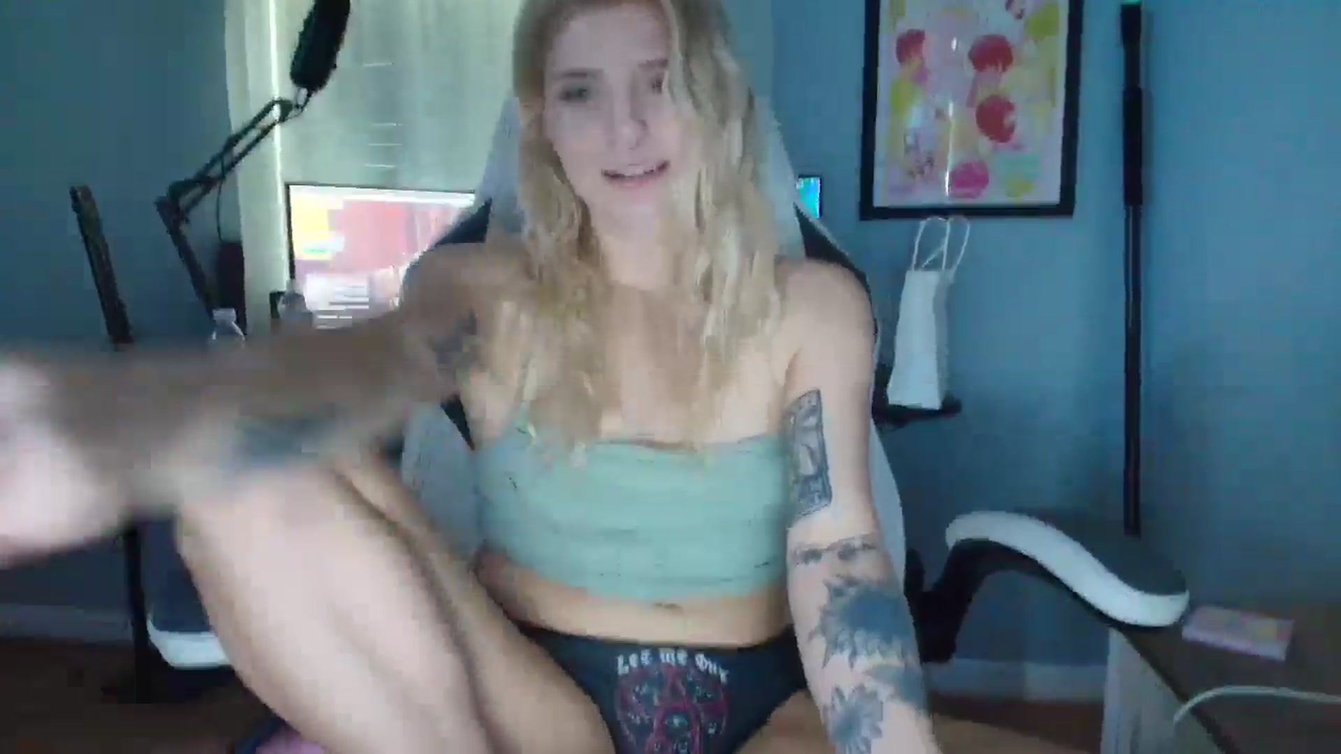 Gallery image thumbnail from DuckChan0's myfreecams stream on, 02/28/2025, 16:18 image 12 of 20