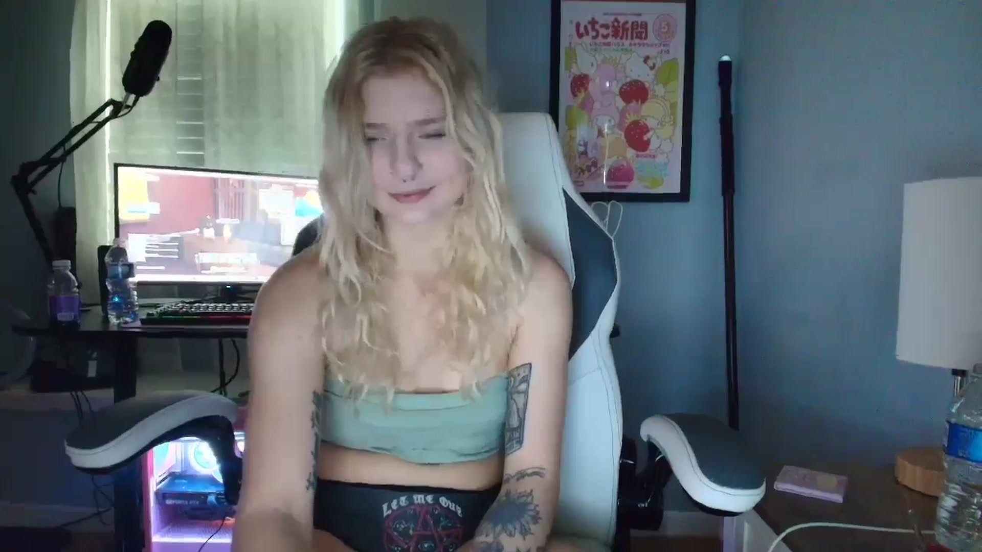 Gallery image thumbnail from DuckChan0's myfreecams stream on, 02/28/2025, 16:18 image 4 of 20