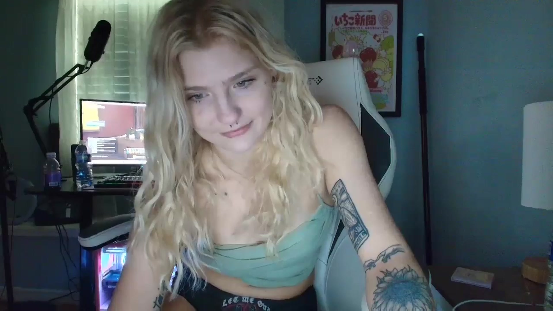 Gallery image thumbnail from DuckChan0's myfreecams stream on, 02/28/2025, 16:18 image 3 of 20