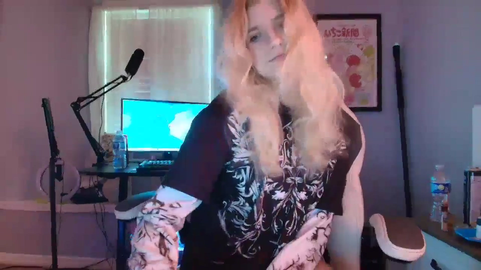 Gallery image thumbnail from DuckChan0's myfreecams stream on, 03/01/2025, 16:27 image 11 of 20