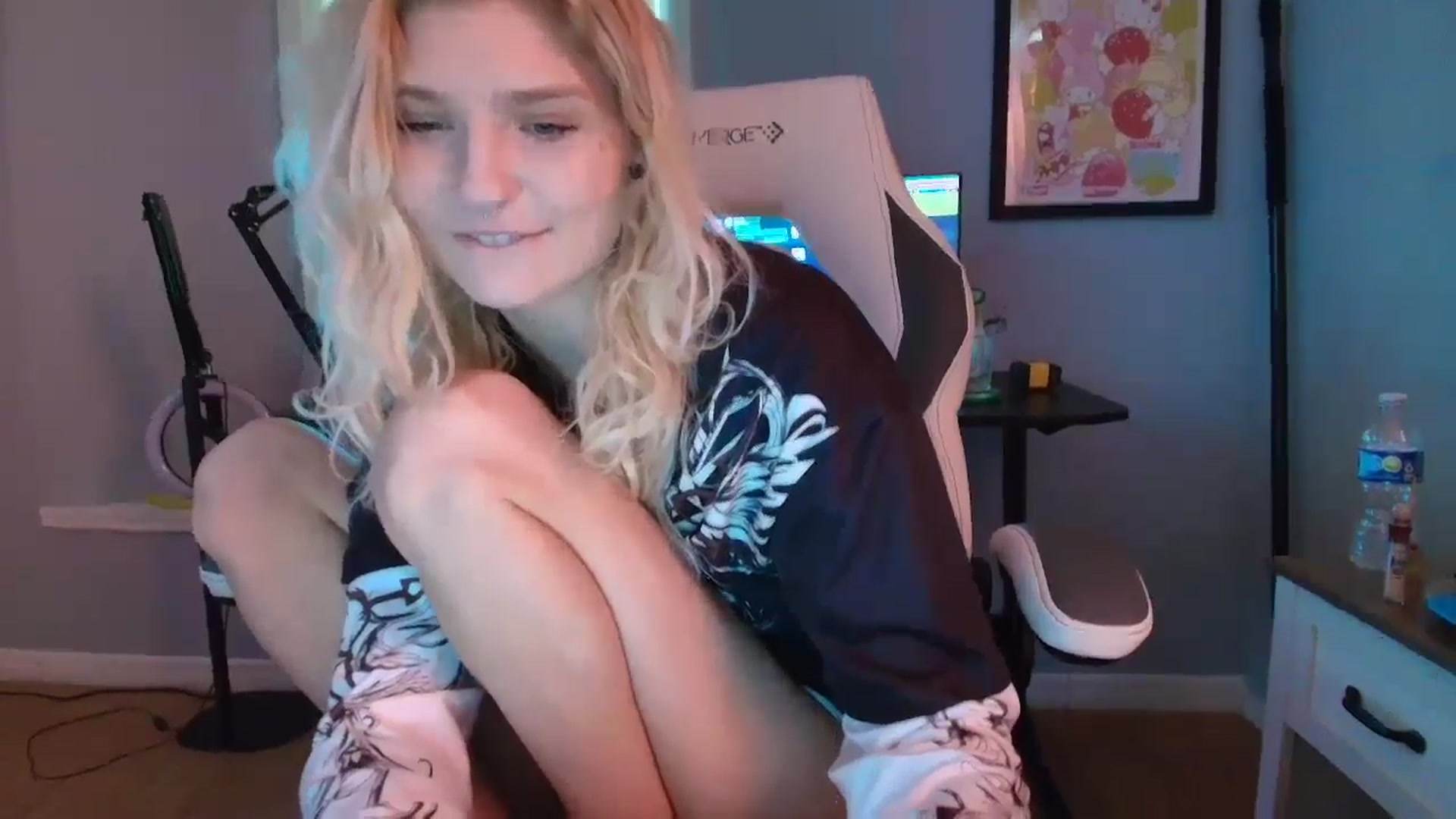 Gallery image thumbnail from DuckChan0's myfreecams stream on, 03/01/2025, 16:27 image 7 of 20