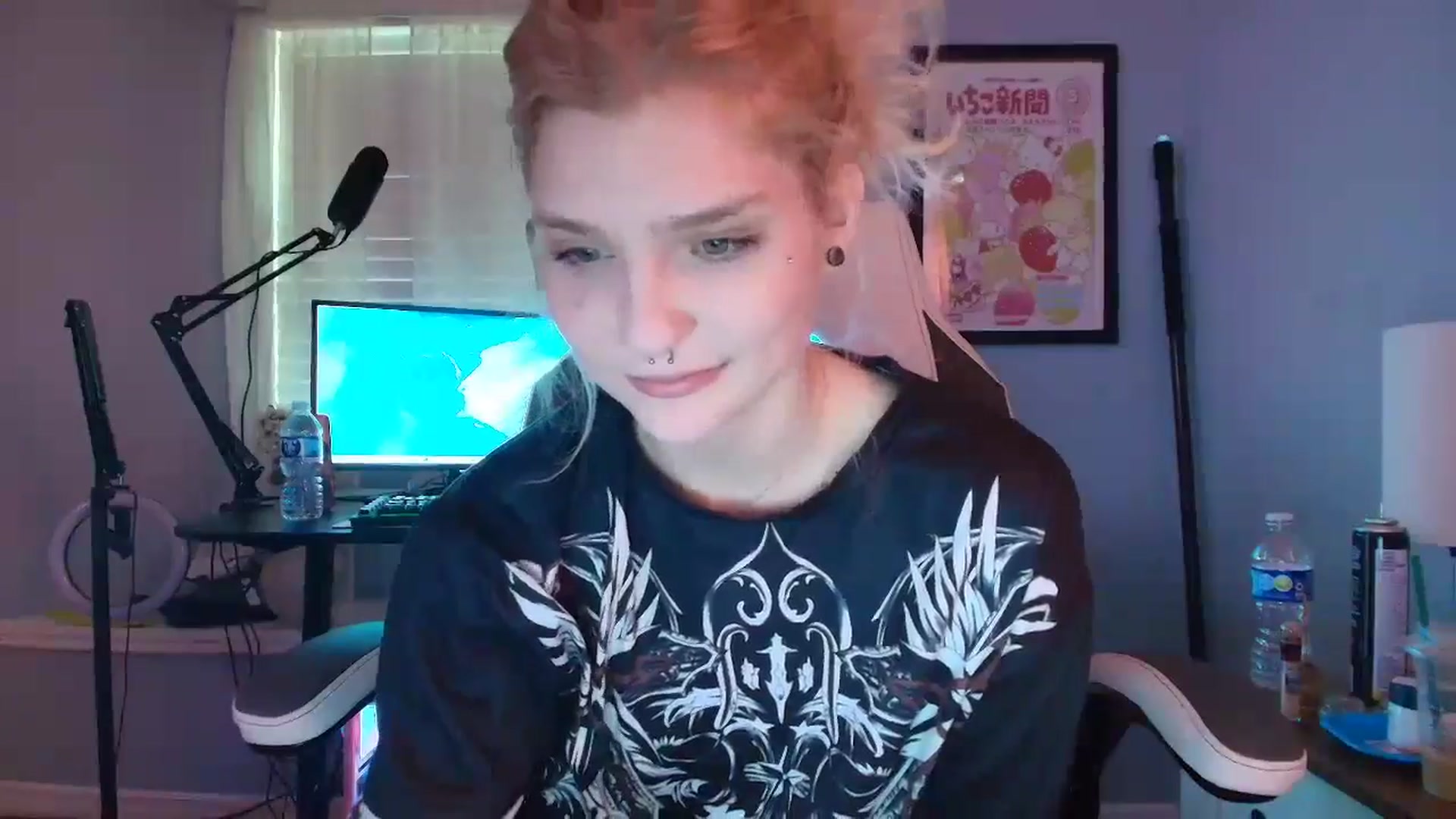 Gallery image thumbnail from DuckChan0's myfreecams stream on, 03/01/2025, 17:33 image 13 of 20