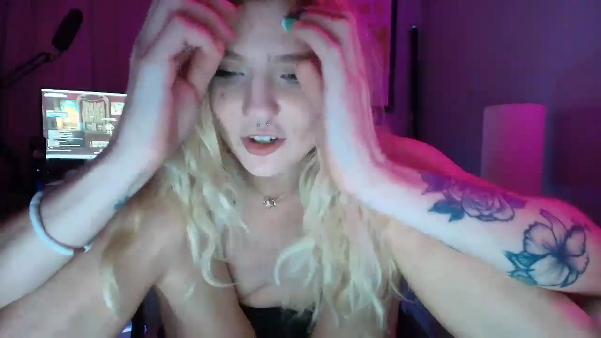 Gallery image thumbnail from DuckChan0's myfreecams stream on, 03/02/2025, 24:38 image 18 of 20