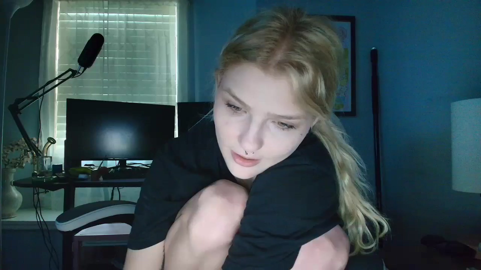 Gallery image thumbnail from DuckChan0's myfreecams stream on, 03/03/2025, 14:48 image 9 of 20