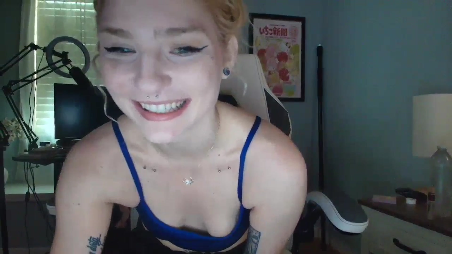 Gallery image thumbnail from DuckChan0's myfreecams stream on, 03/04/2025, 14:21 image 16 of 20