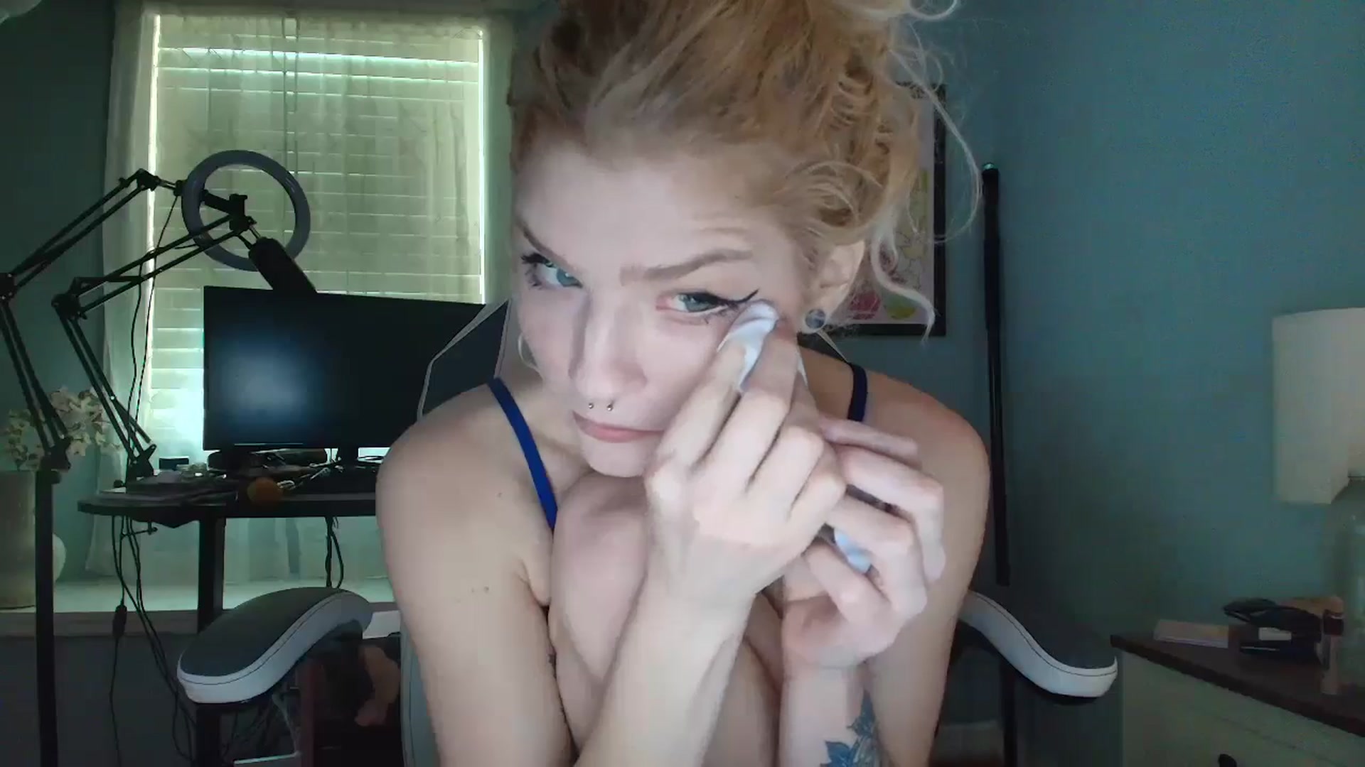 Gallery image thumbnail from DuckChan0's myfreecams stream on, 03/04/2025, 14:21 image 19 of 20