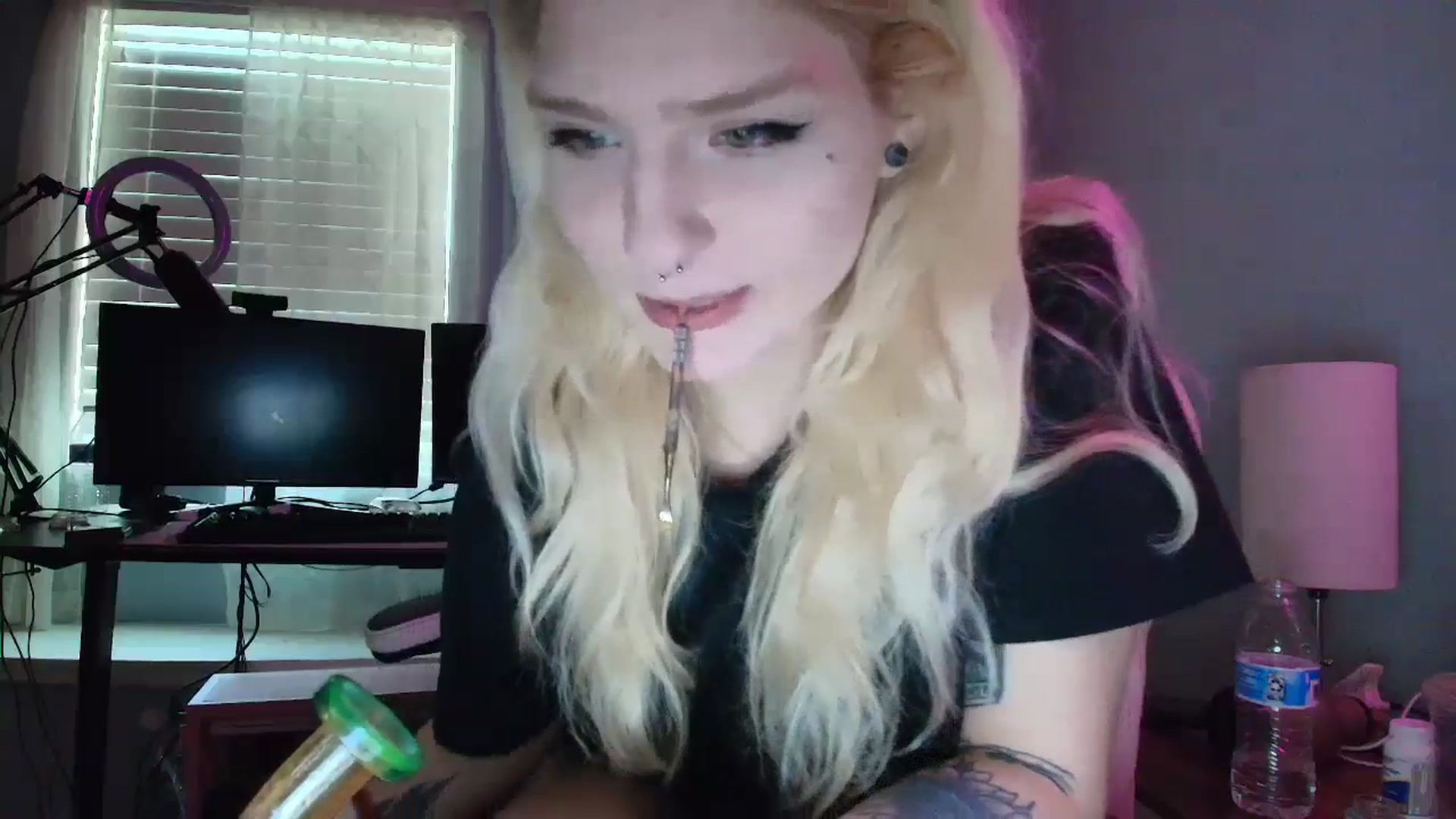 Gallery image thumbnail from DuckChan0's myfreecams stream on, 03/07/2025, 15:53 image 2 of 20