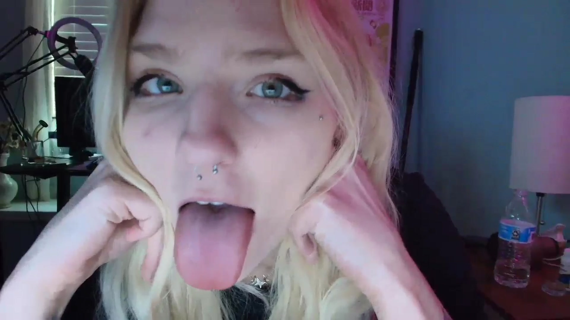 Gallery image thumbnail from DuckChan0's myfreecams stream on, 03/07/2025, 15:53 image 19 of 20