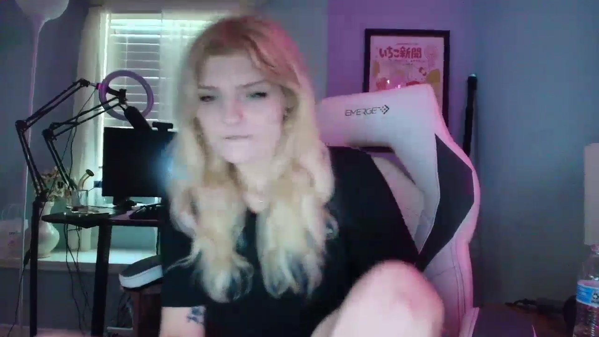 Gallery image thumbnail from DuckChan0's myfreecams stream on, 03/07/2025, 15:53 image 13 of 20