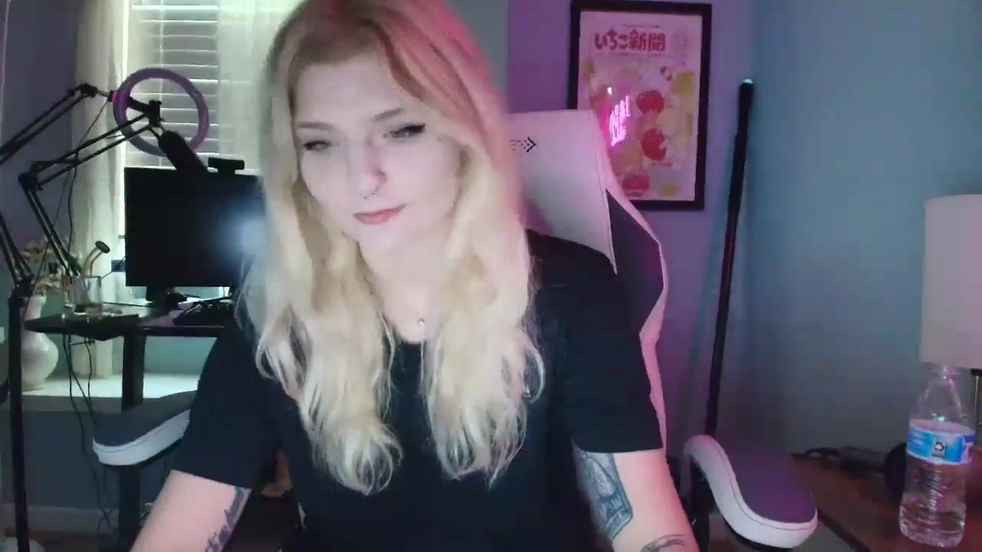 Gallery image thumbnail from DuckChan0's myfreecams stream on, 03/07/2025, 15:53 image 17 of 20