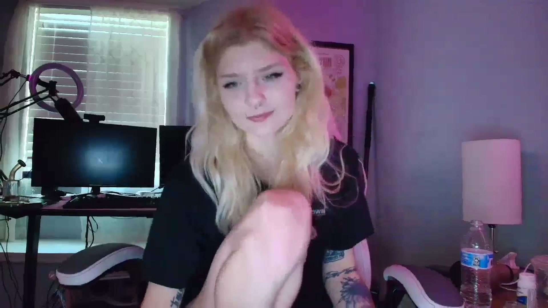 Gallery image thumbnail from DuckChan0's myfreecams stream on, 03/07/2025, 15:53 image 5 of 20