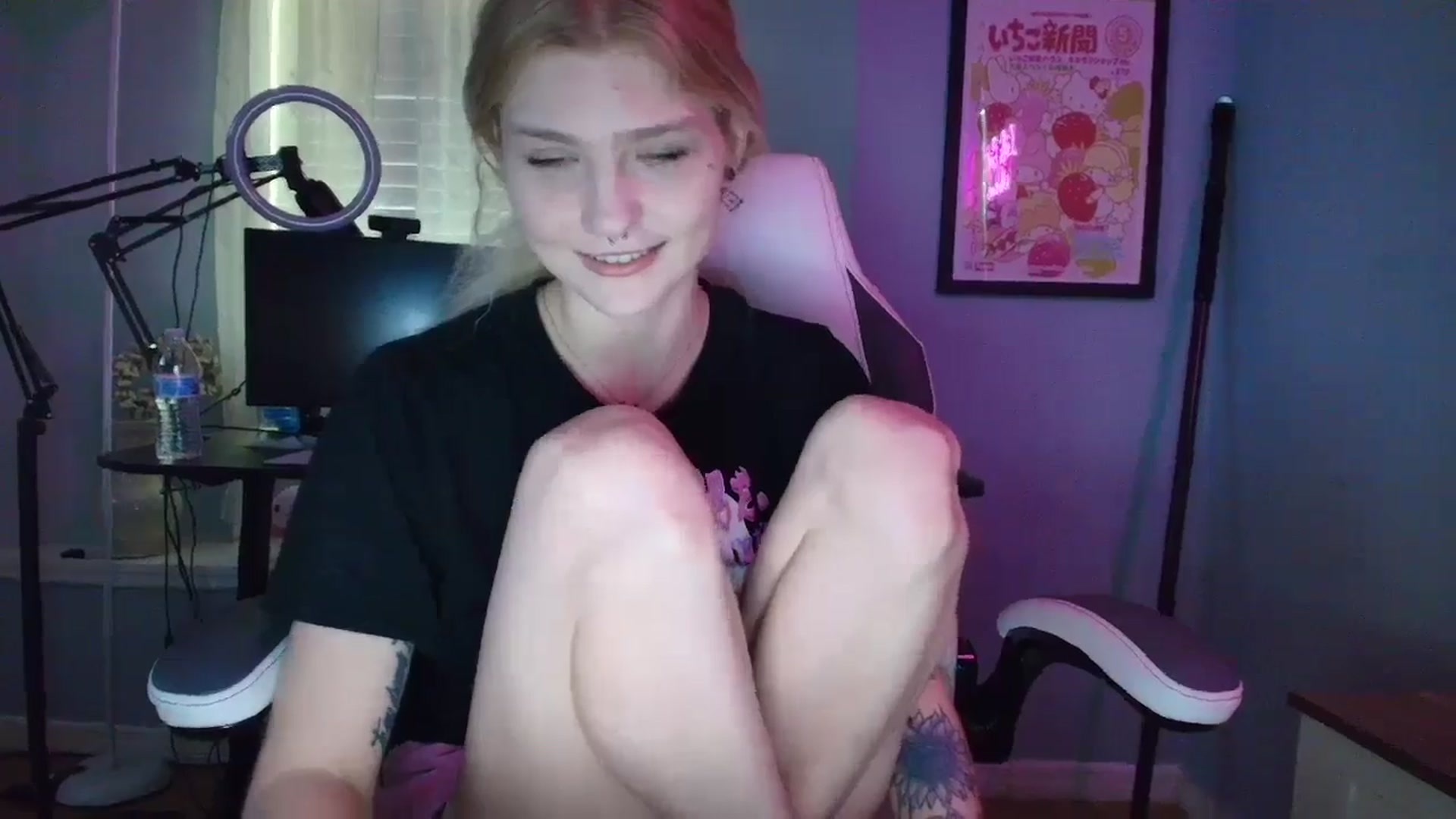 Gallery image thumbnail from DuckChan0's myfreecams stream on, 03/08/2025, 15:51 image 7 of 20