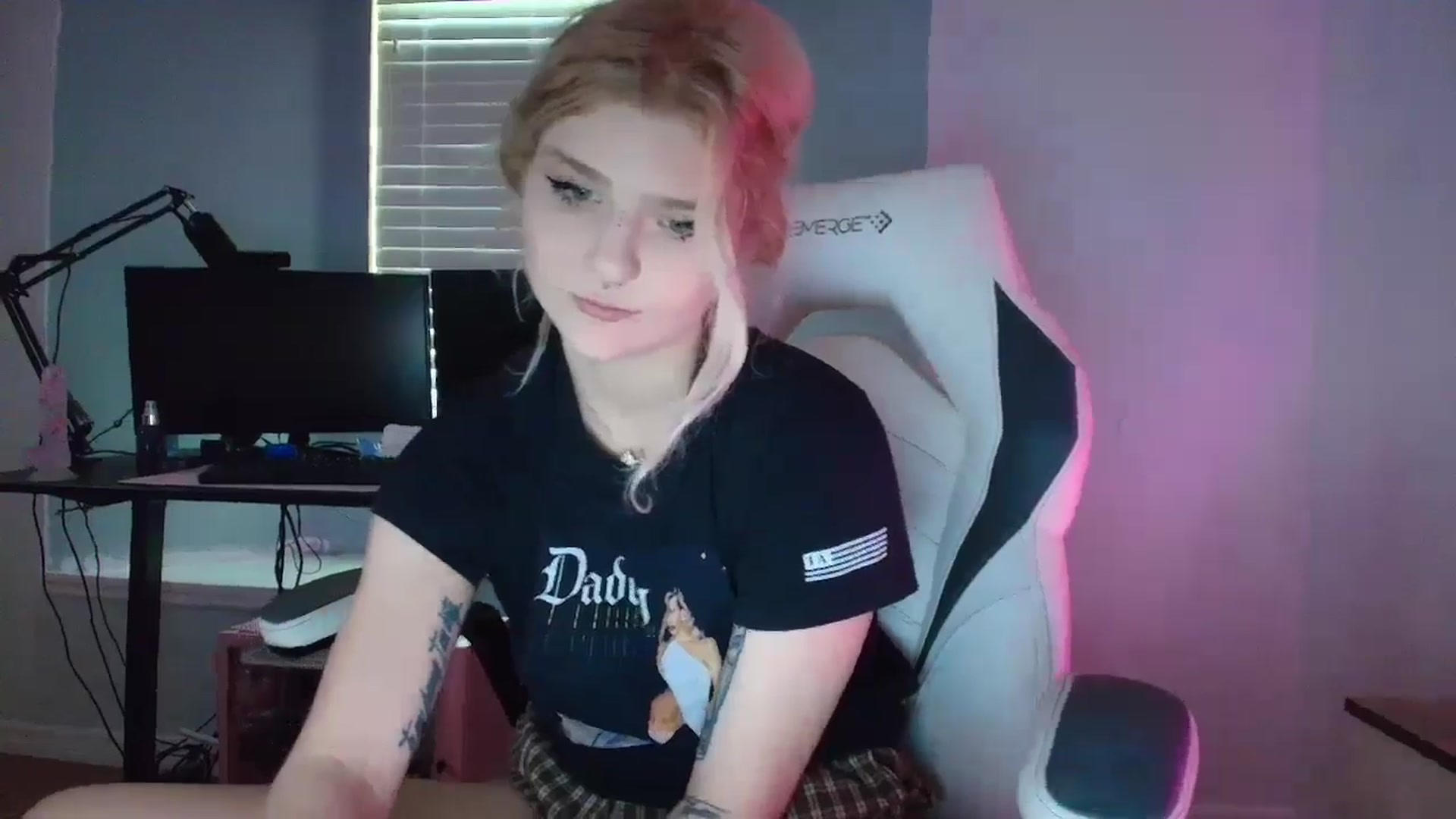 Gallery image thumbnail from DuckChan0's myfreecams stream on, 03/10/2025, 14:02 image 8 of 20