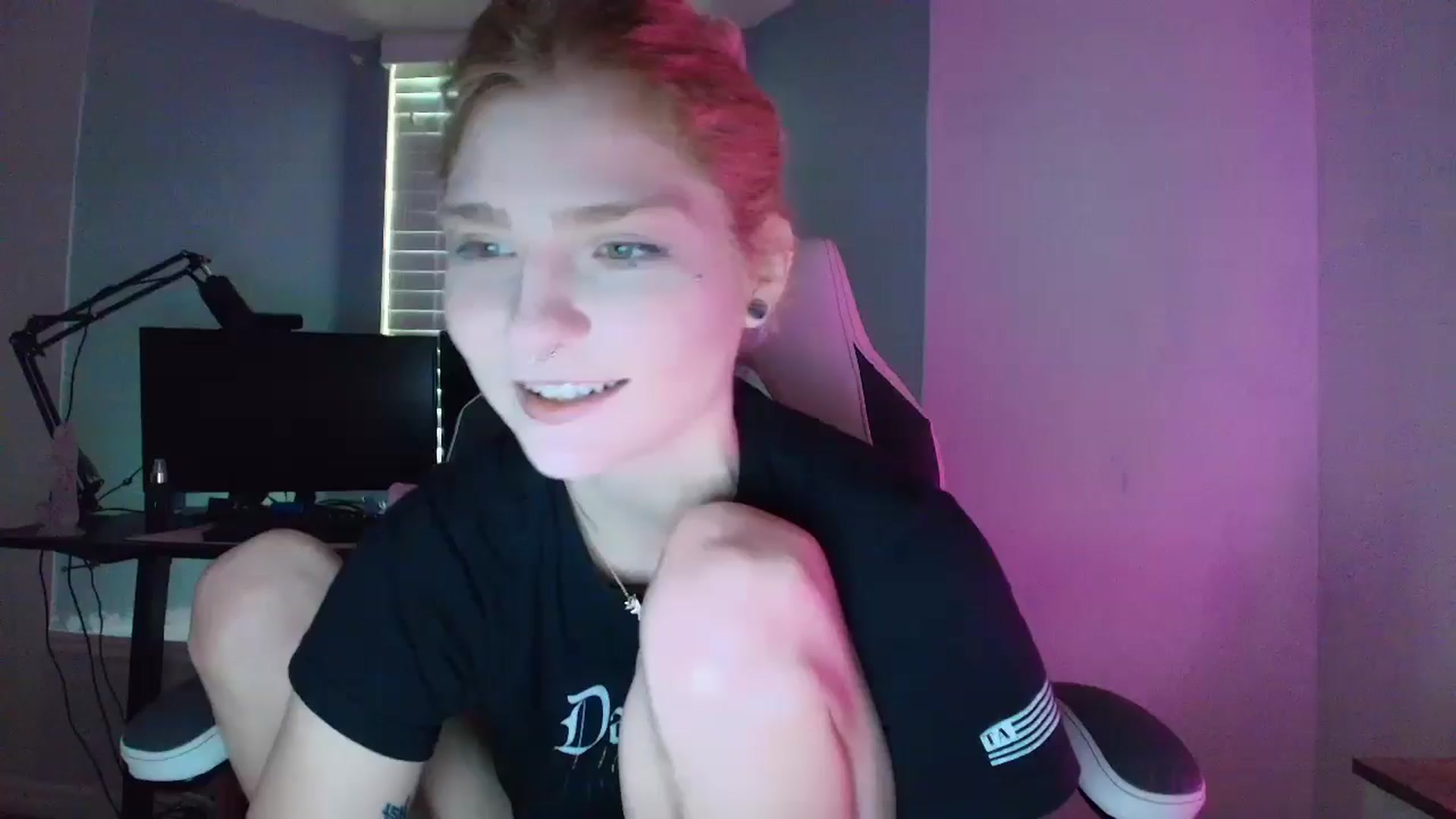 Gallery image thumbnail from DuckChan0's myfreecams stream on, 03/10/2025, 14:02 image 2 of 20