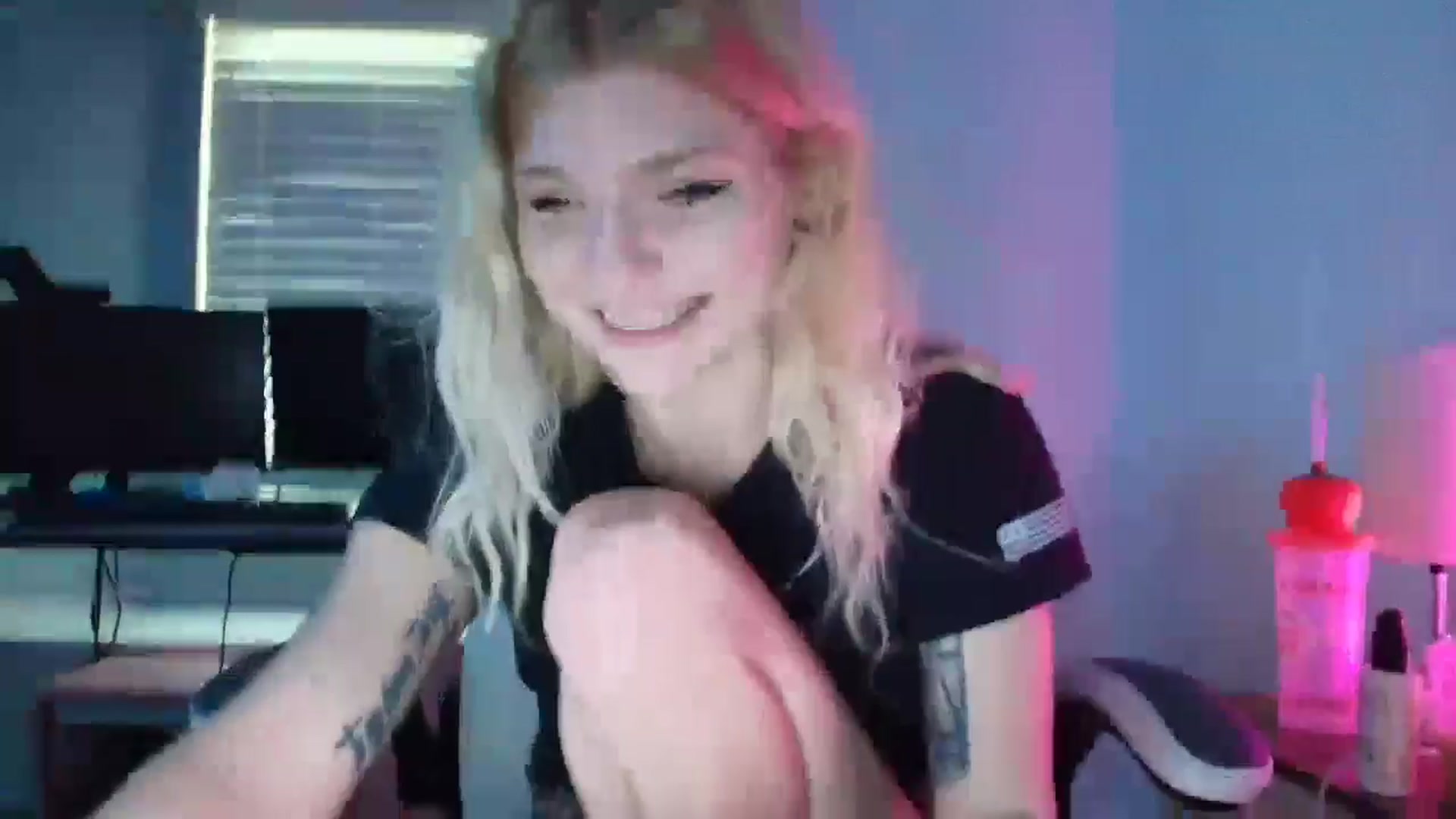 Gallery image thumbnail from DuckChan0's myfreecams stream on, 03/10/2025, 14:02 image 20 of 20