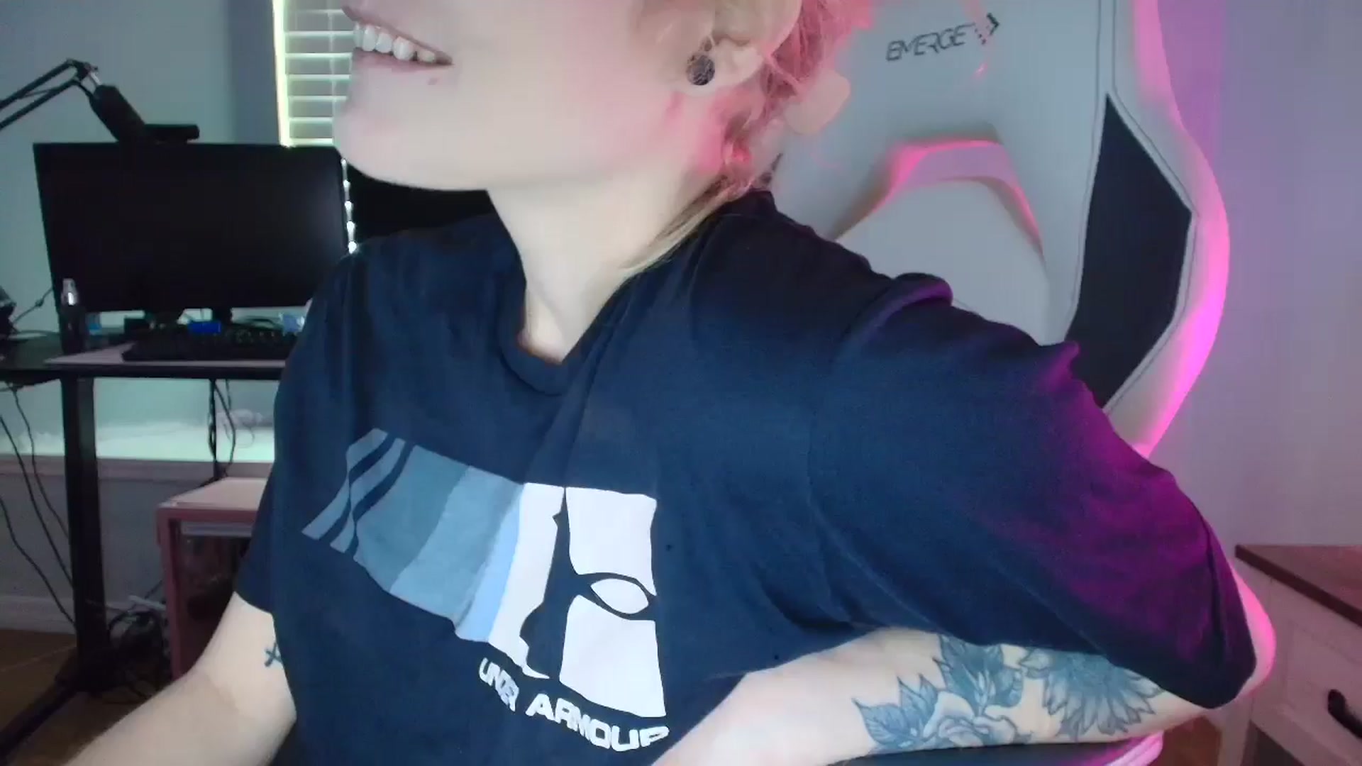 Gallery image thumbnail from DuckChan0's myfreecams stream on, 03/10/2025, 14:39 image 6 of 20