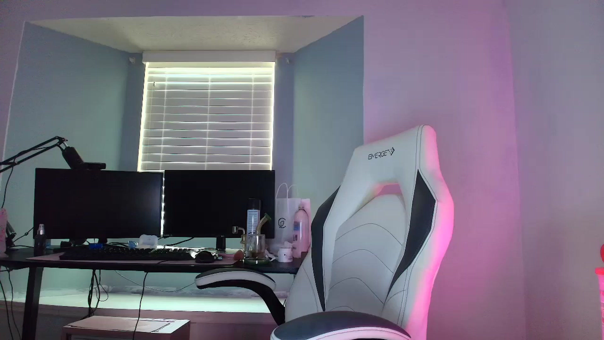 Gallery image thumbnail from DuckChan0's myfreecams stream on, 03/10/2025, 14:39 image 4 of 20