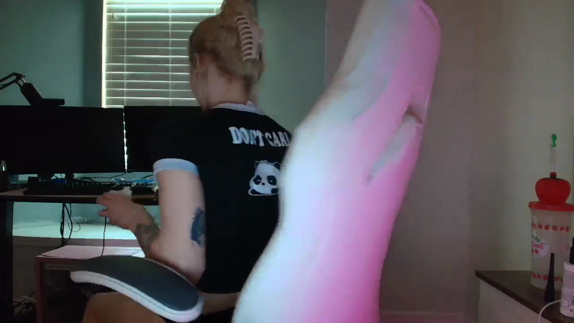Gallery image thumbnail from DuckChan0's myfreecams stream on, 03/10/2025, 16:18 image 3 of 20