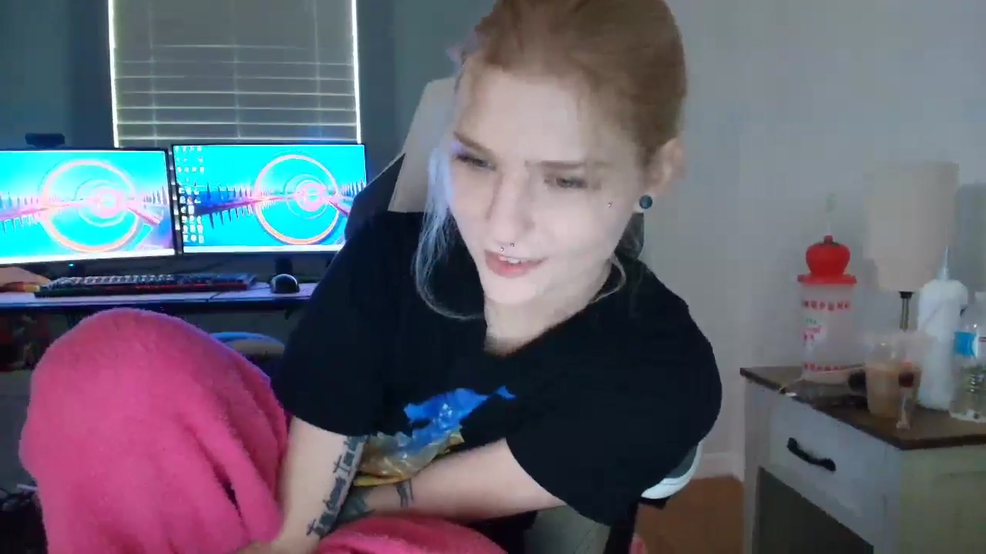 Gallery image thumbnail from DuckChan0's myfreecams stream on, 03/11/2025, 13:53 image 12 of 20