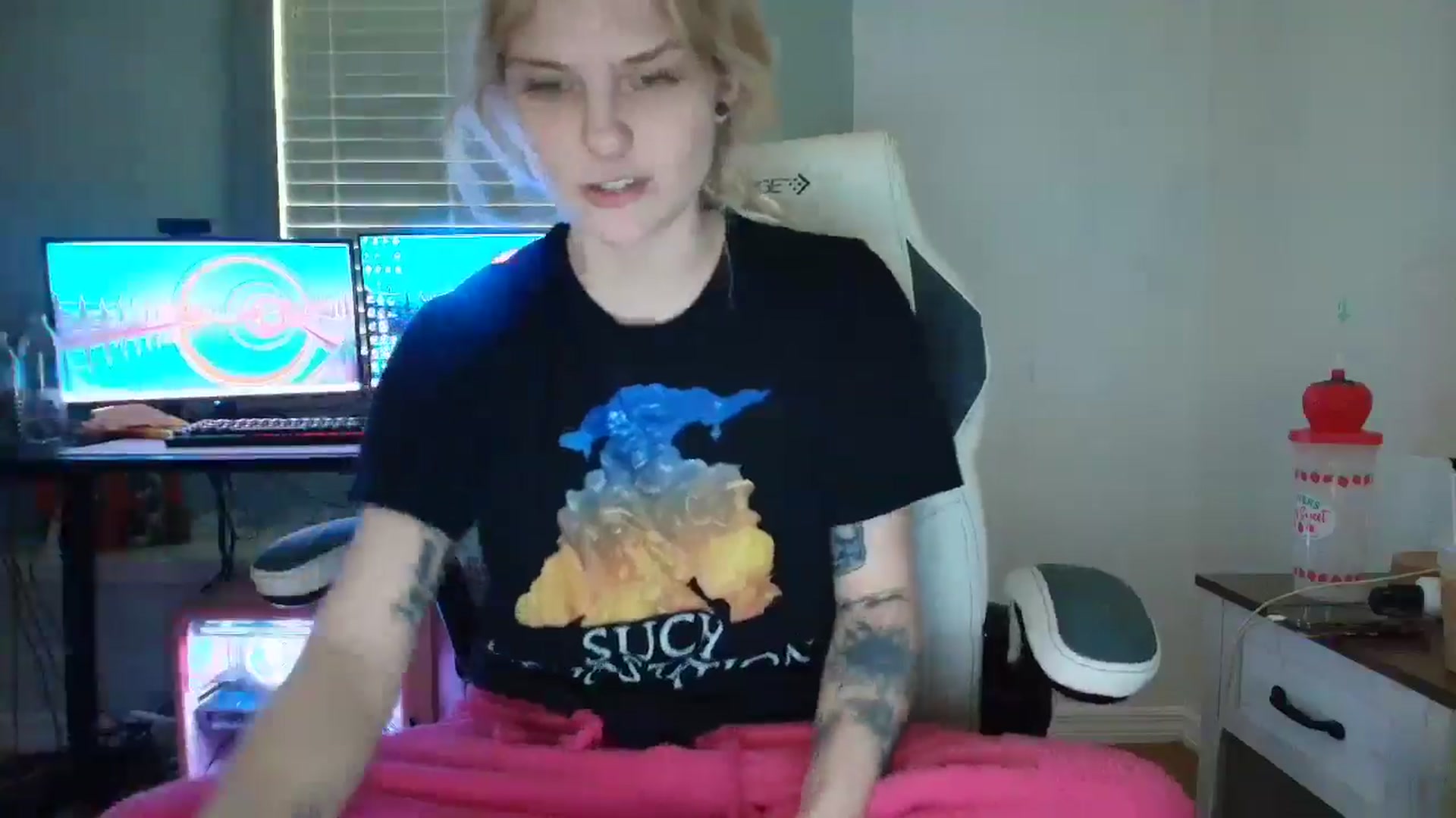 Gallery image thumbnail from DuckChan0's myfreecams stream on, 03/11/2025, 13:53 image 3 of 20
