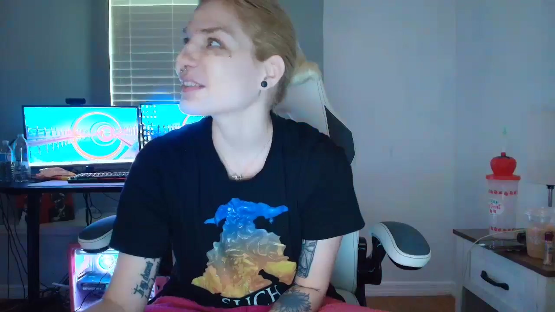 Gallery image thumbnail from DuckChan0's myfreecams stream on, 03/11/2025, 13:53 image 10 of 20