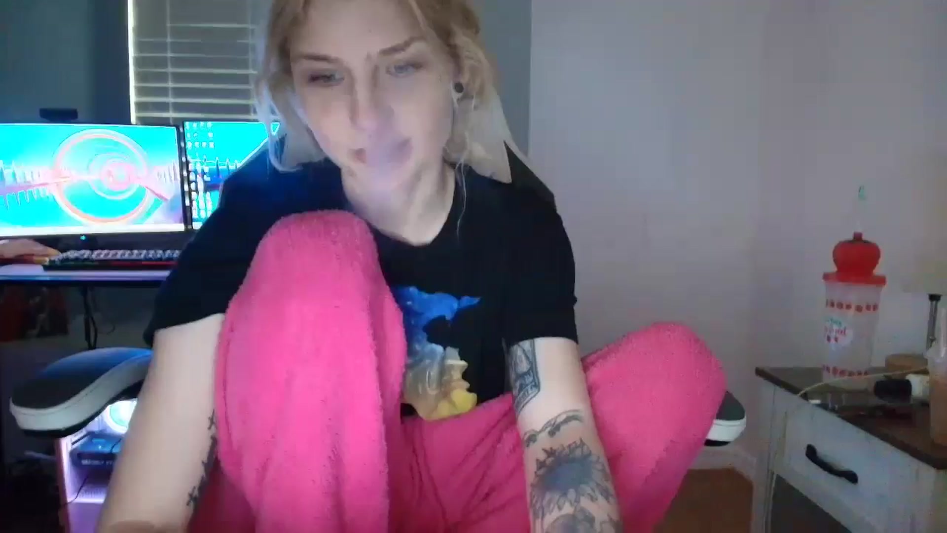 Gallery image thumbnail from DuckChan0's myfreecams stream on, 03/11/2025, 13:53 image 1 of 20