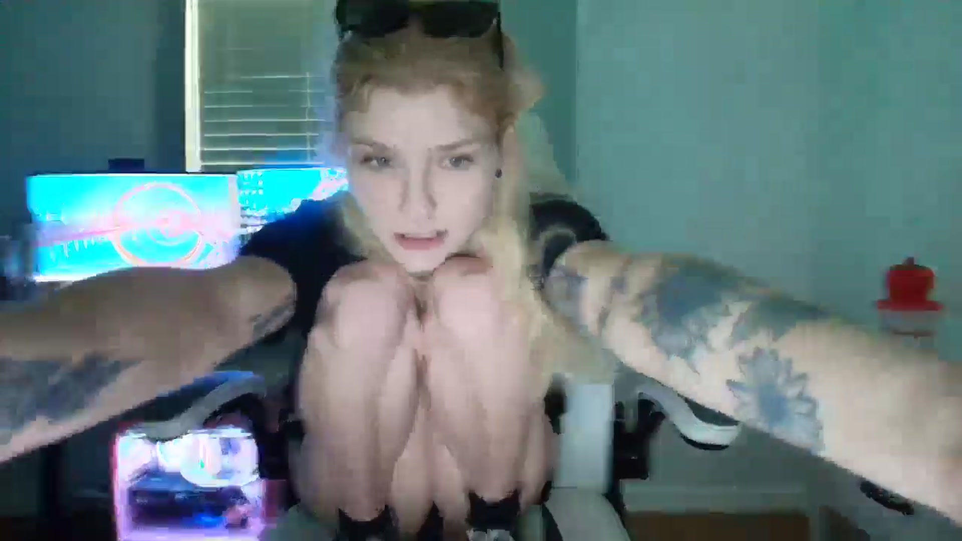 Gallery image thumbnail from DuckChan0's myfreecams stream on, 03/11/2025, 14:42 image 13 of 20