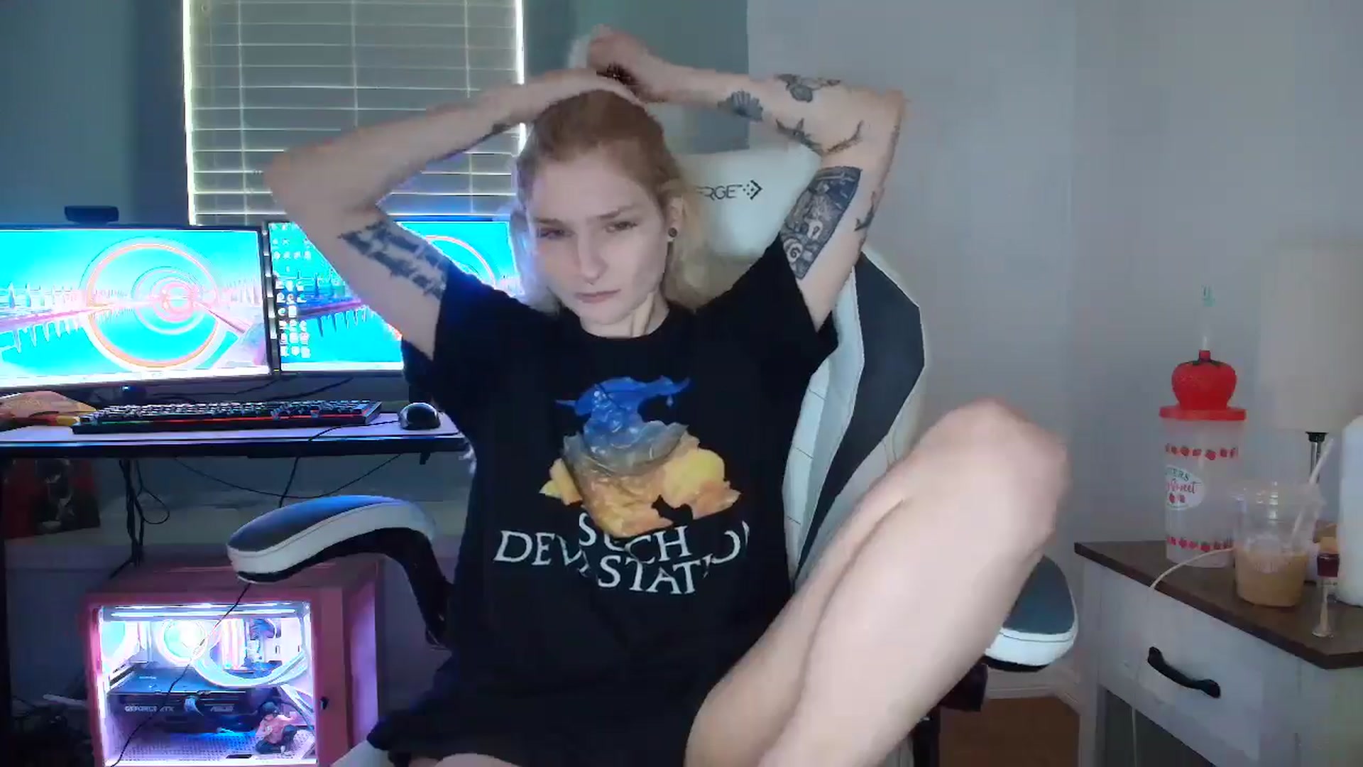 Gallery image thumbnail from DuckChan0's myfreecams stream on, 03/11/2025, 14:42 image 6 of 20