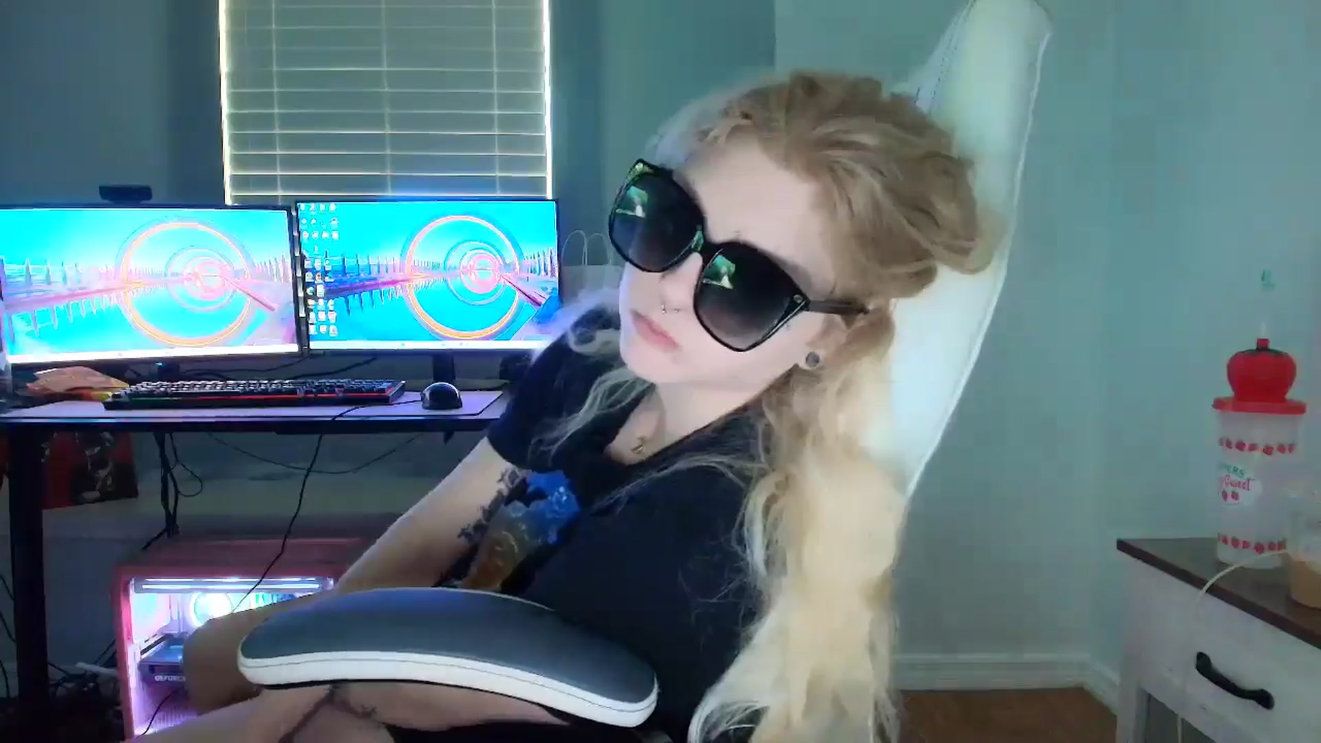 Gallery image thumbnail from DuckChan0's myfreecams stream on, 03/11/2025, 14:42 image 12 of 20