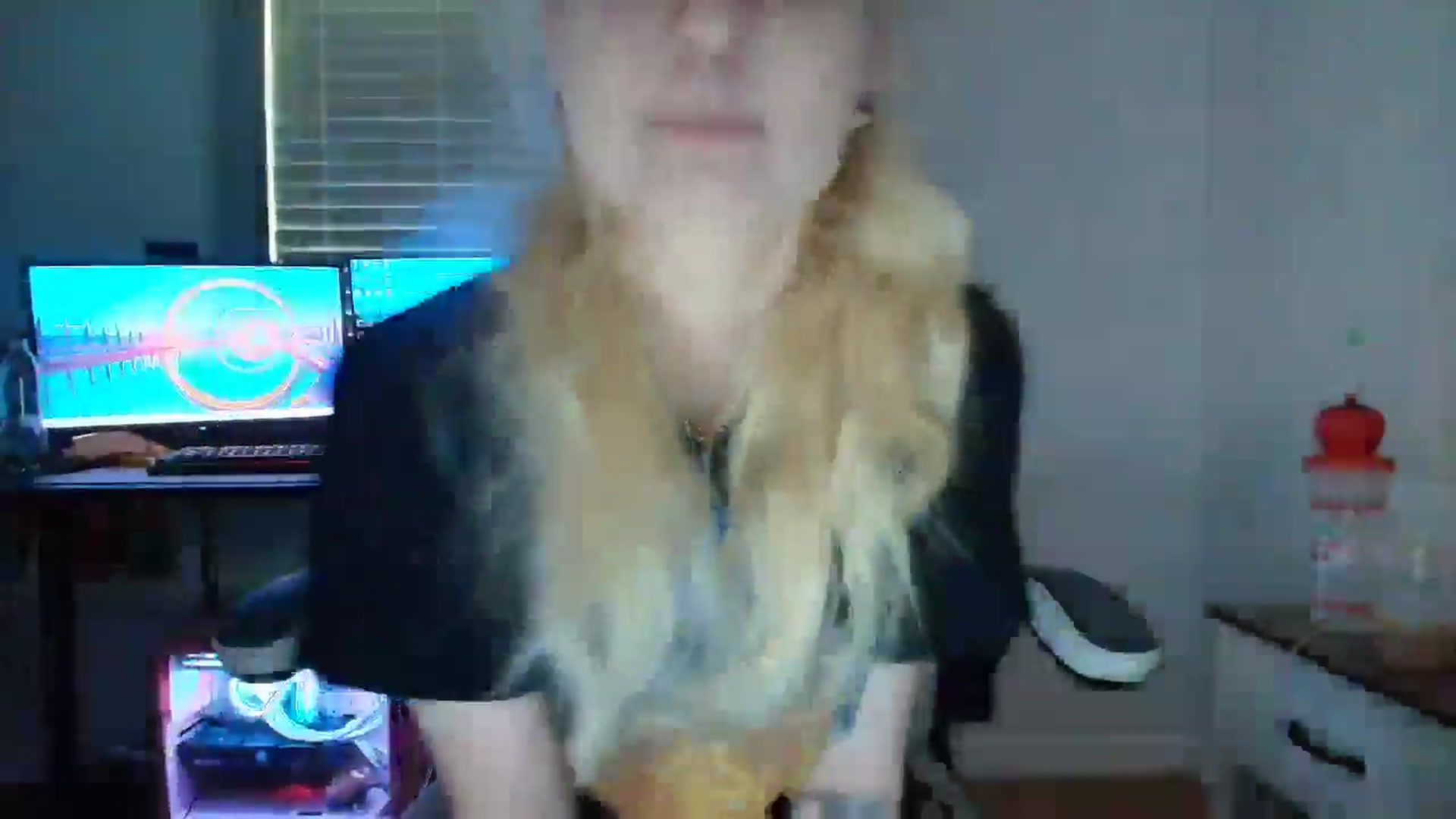 Gallery image thumbnail from DuckChan0's myfreecams stream on, 03/11/2025, 14:42 image 11 of 20
