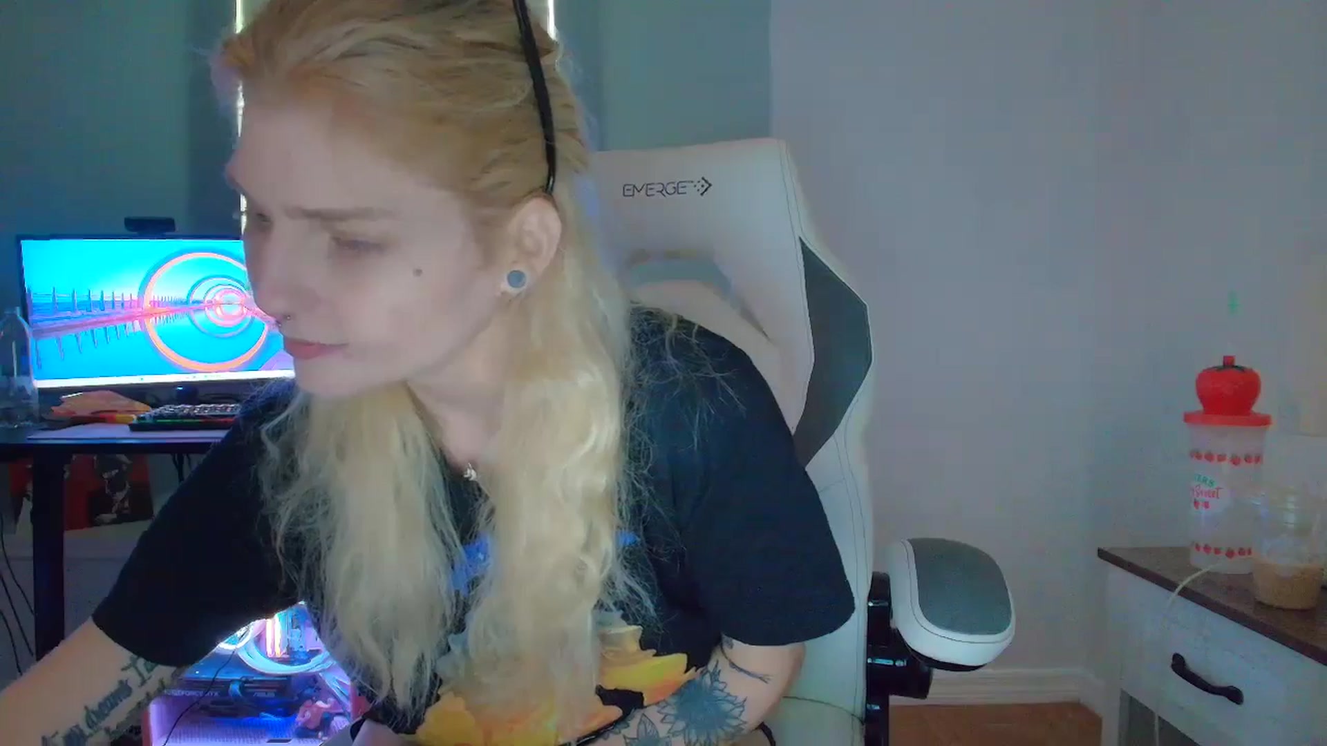Gallery image thumbnail from DuckChan0's myfreecams stream on, 03/11/2025, 14:42 image 10 of 20