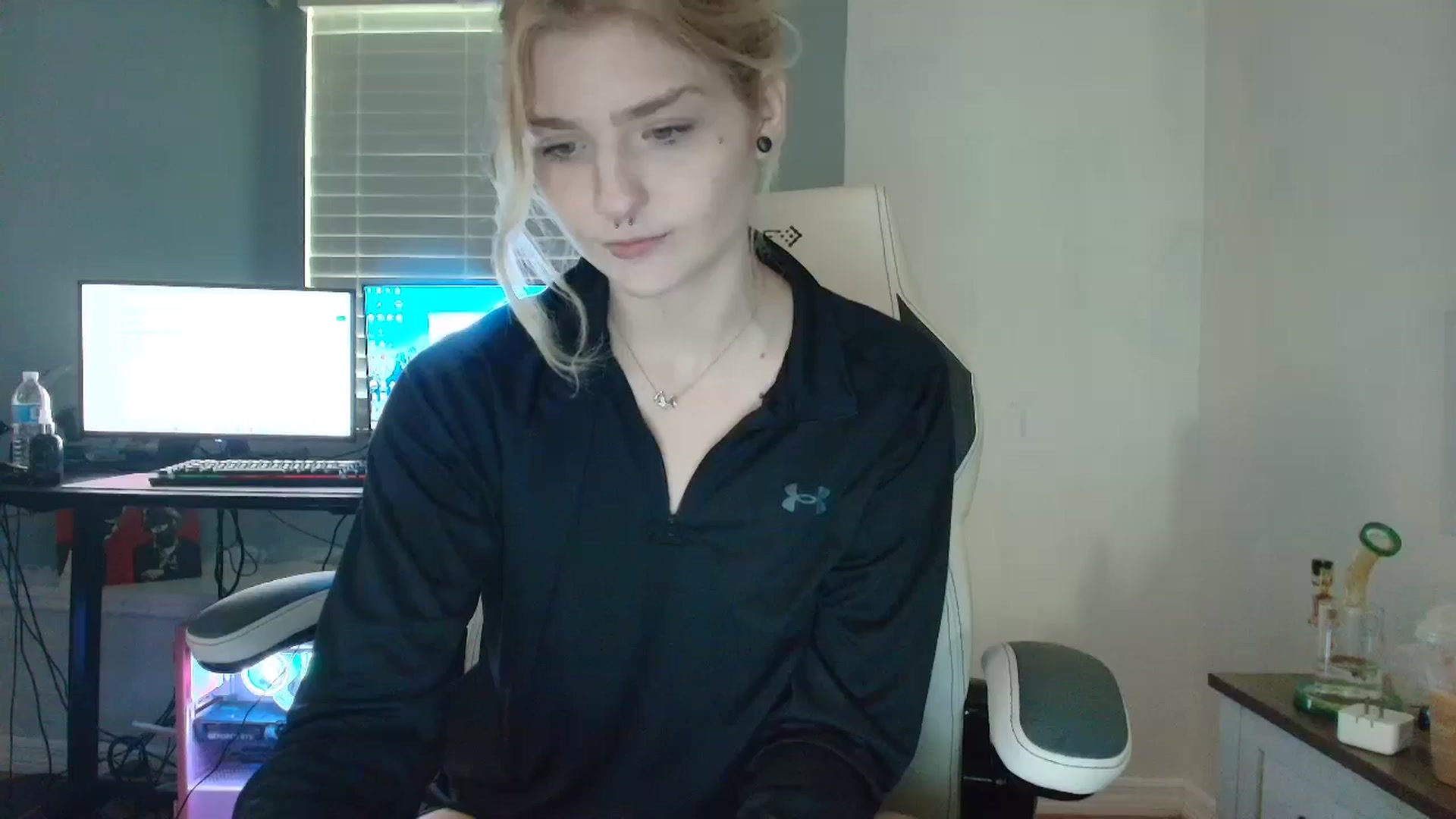 Gallery image thumbnail from DuckChan0's myfreecams stream on, 03/12/2025, 13:46 image 13 of 20