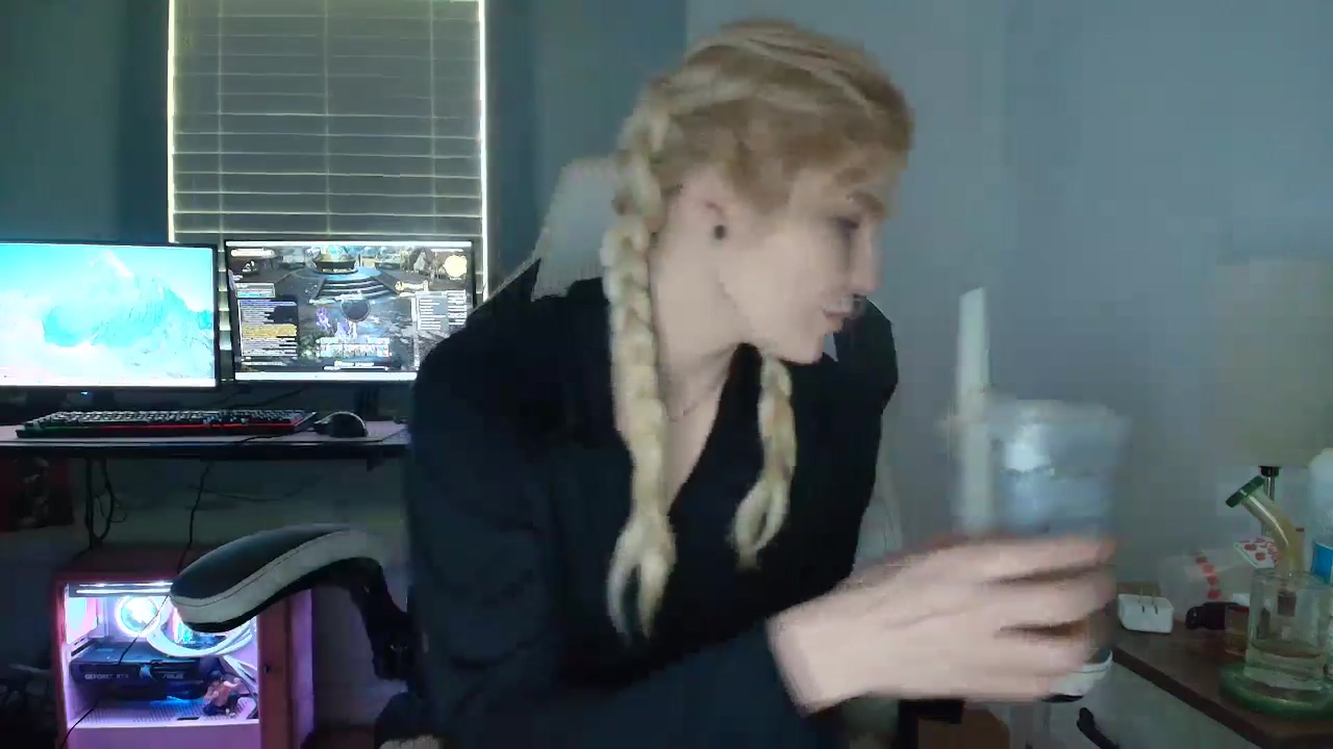 Gallery image thumbnail from DuckChan0's myfreecams stream on, 03/12/2025, 15:07 image 7 of 20