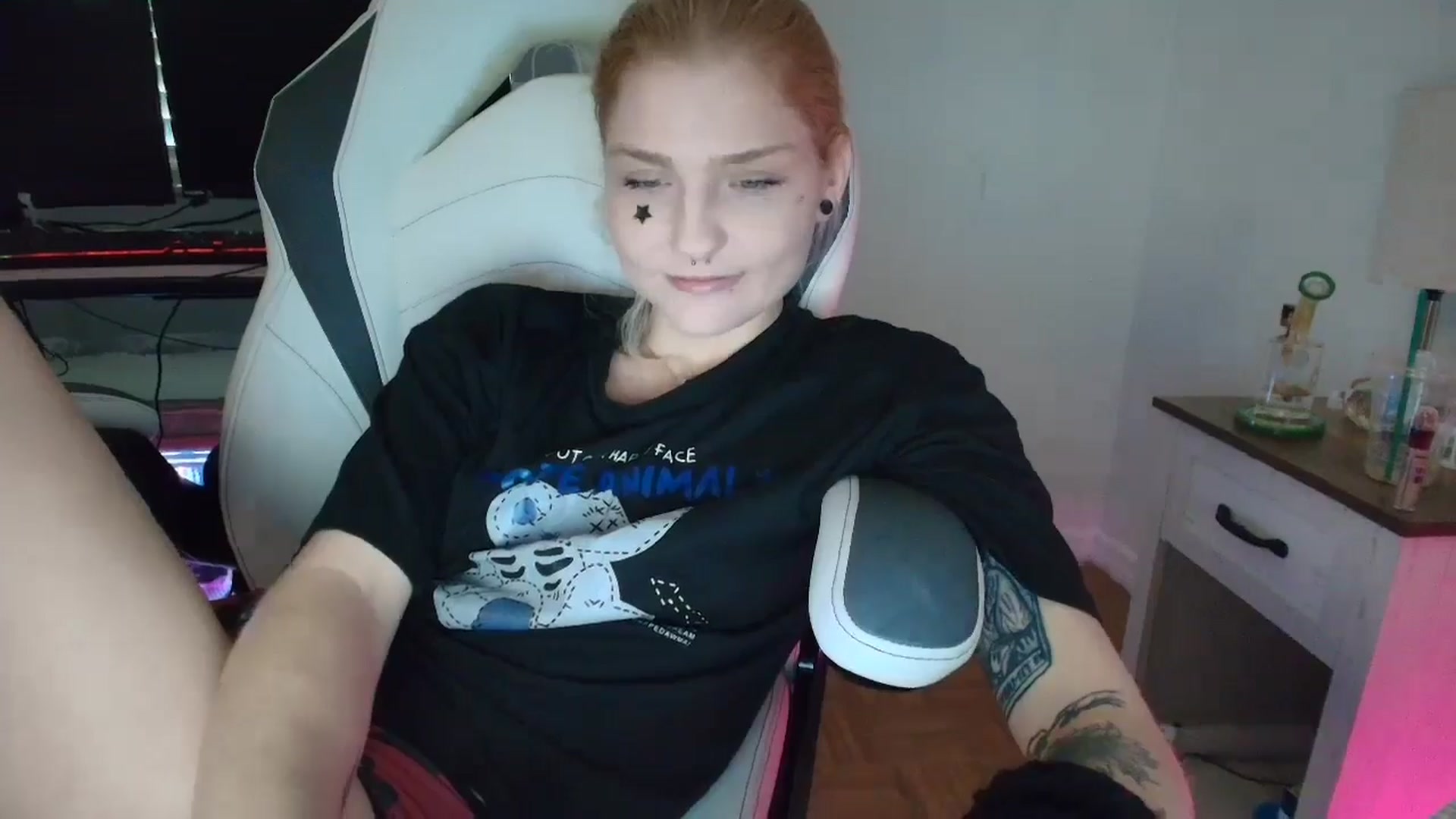 Gallery image thumbnail from DuckChan0's myfreecams stream on, 03/13/2025, 16:46 image 3 of 20