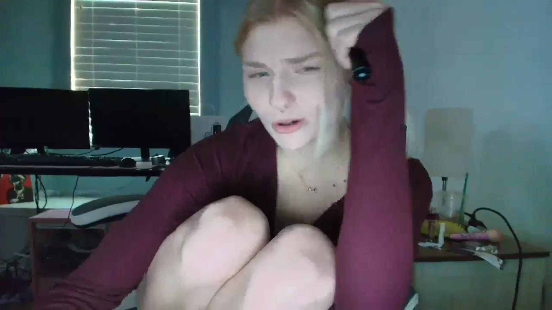 Gallery image thumbnail from DuckChan0's myfreecams stream on, 03/14/2025, 14:01 image 5 of 20