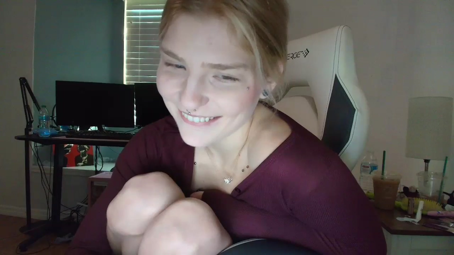 Gallery image thumbnail from DuckChan0's myfreecams stream on, 03/14/2025, 14:01 image 3 of 20