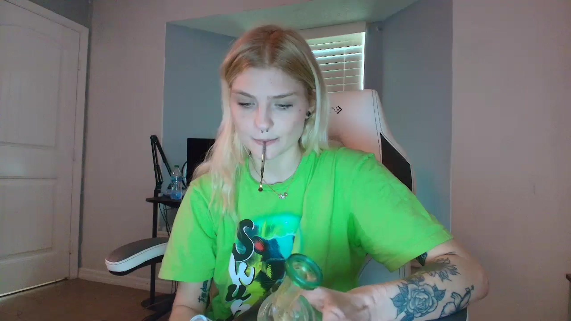 Gallery image thumbnail from DuckChan0's myfreecams stream on, 03/14/2025, 14:01 image 15 of 20