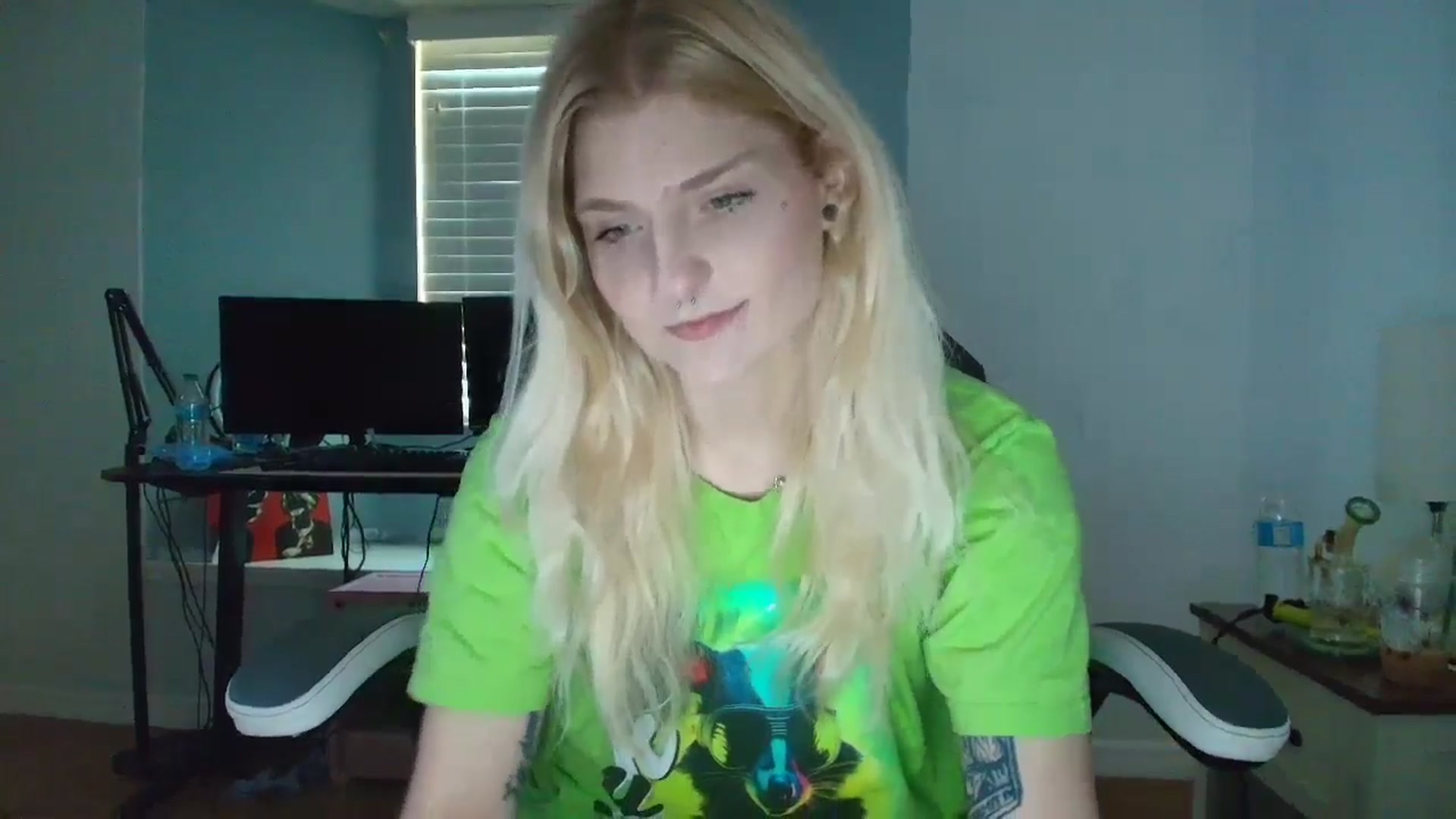 Gallery image thumbnail from DuckChan0's myfreecams stream on, 03/14/2025, 14:27 image 10 of 20