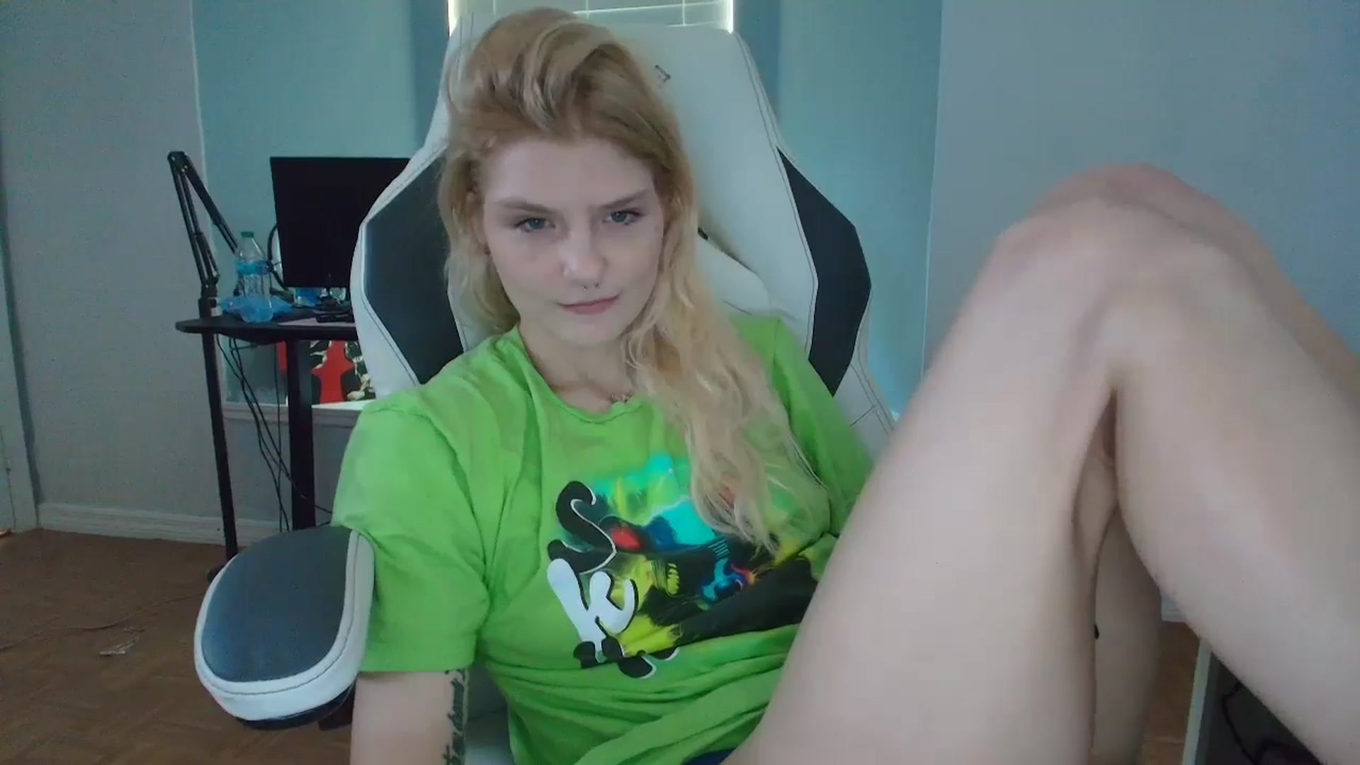 Gallery image thumbnail from DuckChan0's myfreecams stream on, 03/14/2025, 14:27 image 20 of 20