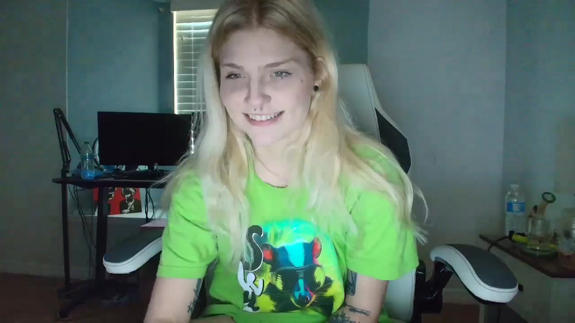 Gallery image thumbnail from DuckChan0's myfreecams stream on, 03/14/2025, 14:27 image 7 of 20