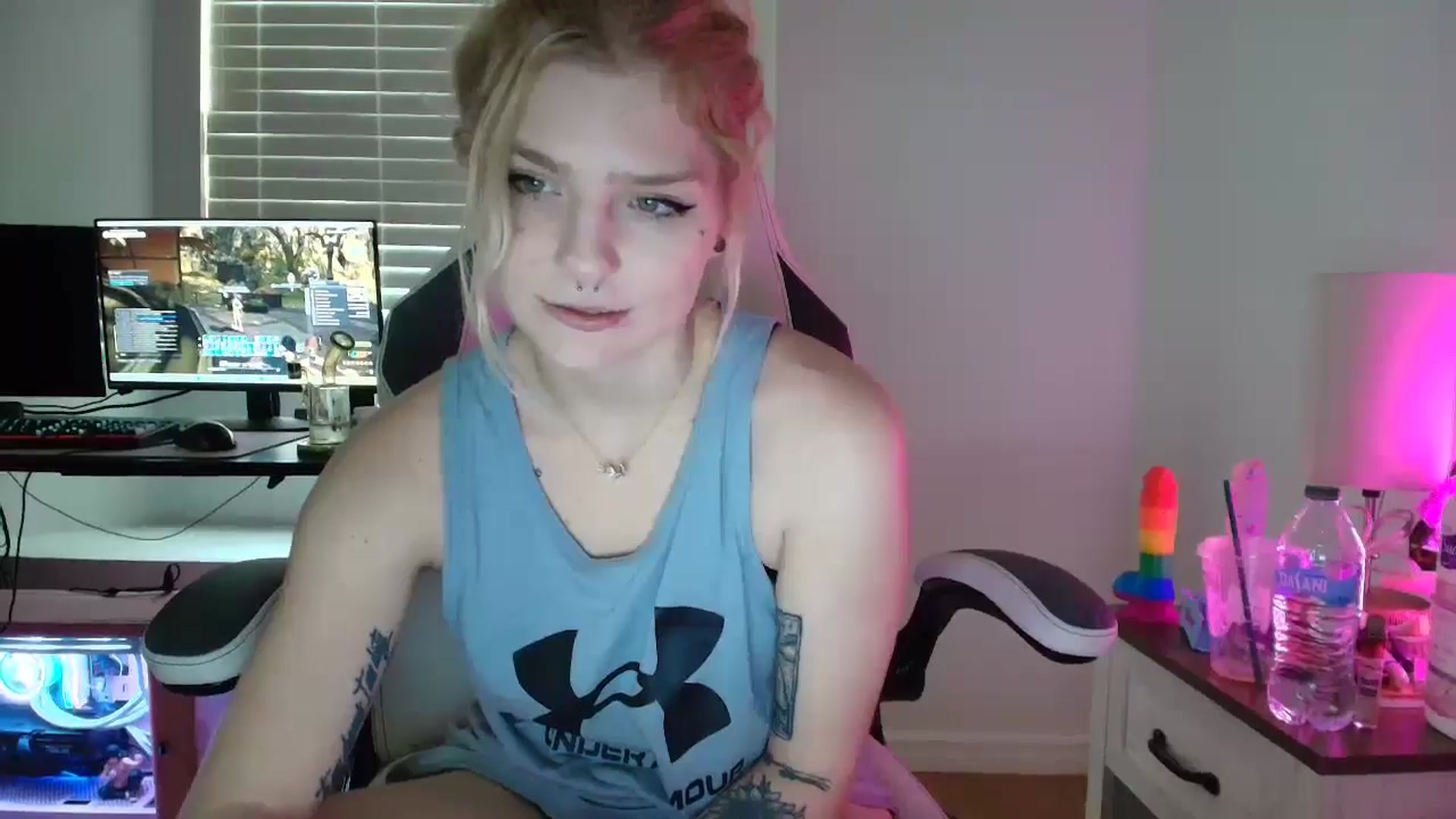 Gallery image thumbnail from DuckChan0's myfreecams stream on, 03/17/2025, 15:59 image 10 of 20