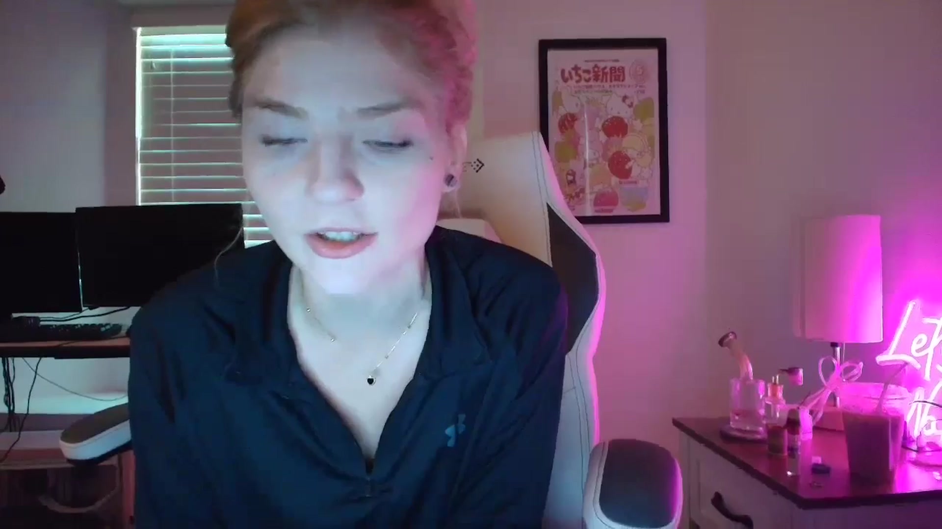 Gallery image thumbnail from DuckChan0's myfreecams stream on, 03/19/2025, 15:34 image 2 of 20