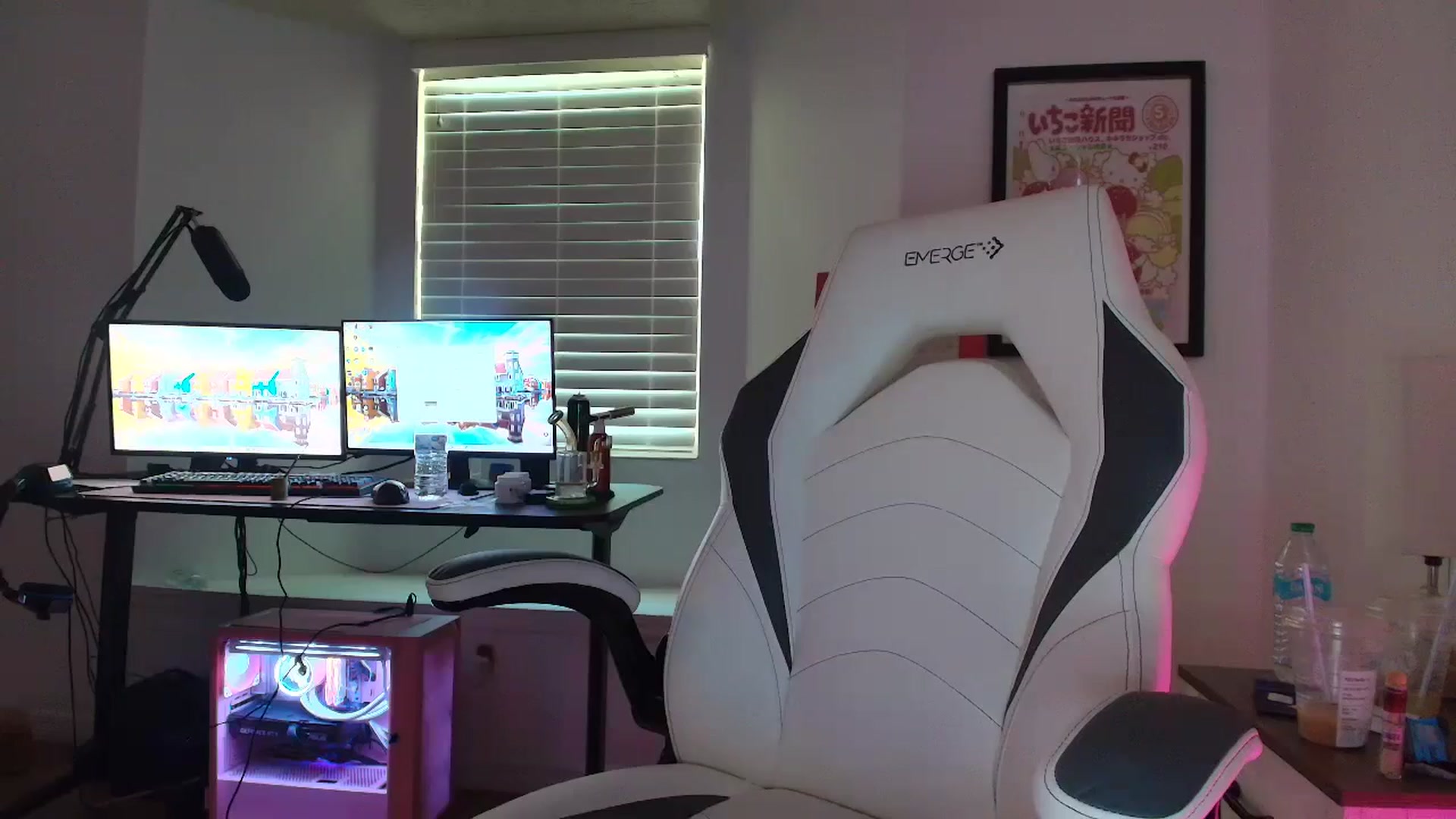 Gallery image thumbnail from DuckChan0's myfreecams stream on, 03/21/2025, 16:56 image 2 of 20