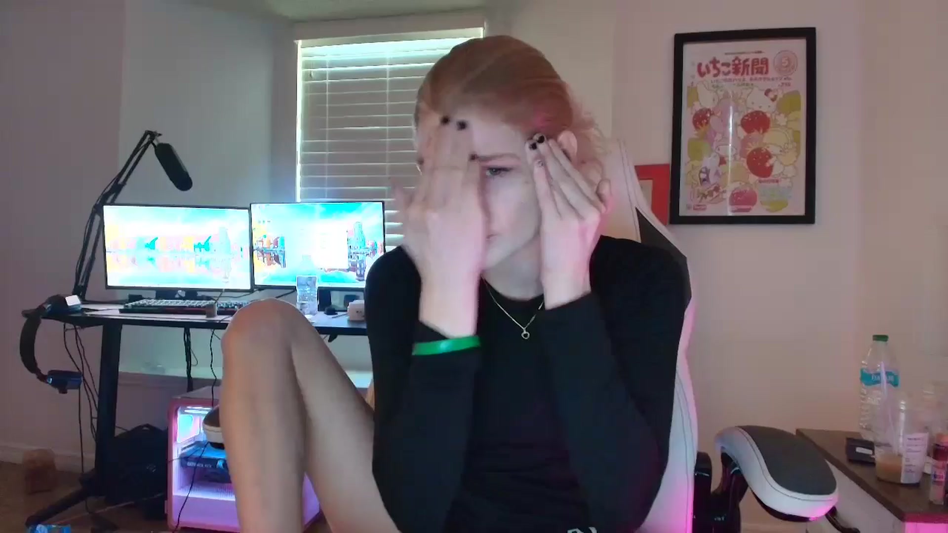 Gallery image thumbnail from DuckChan0's myfreecams stream on, 03/21/2025, 16:56 image 1 of 20