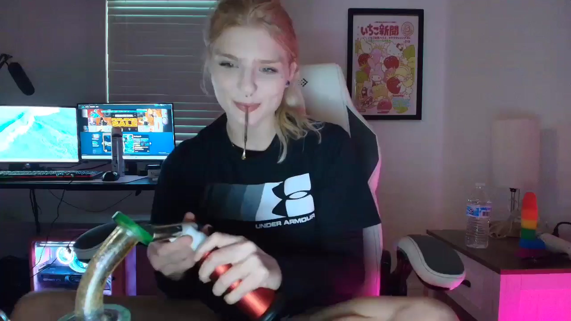 Gallery image thumbnail from DuckChan0's myfreecams stream on, 03/21/2025, 23:54 image 2 of 20