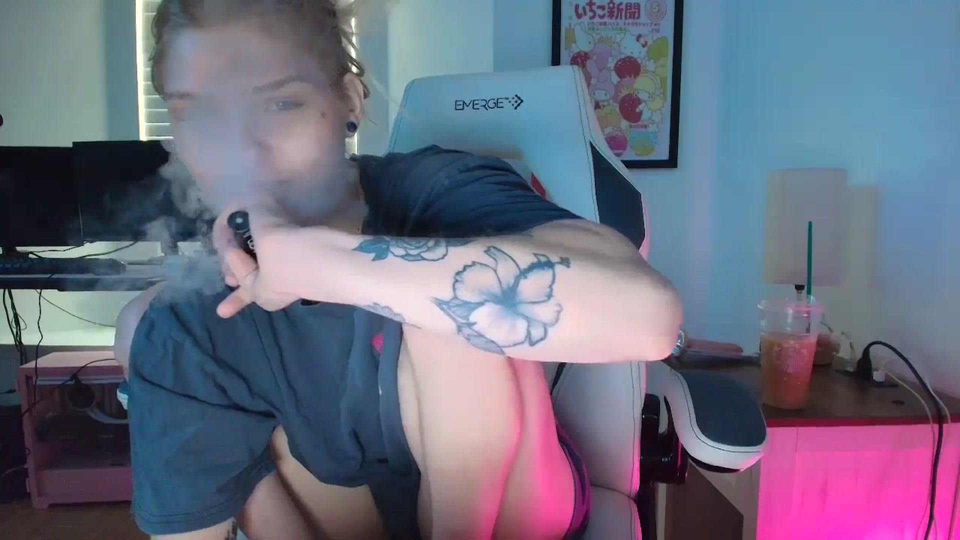 Gallery image thumbnail from DuckChan0's myfreecams stream on, 03/24/2025, 14:56 image 3 of 20