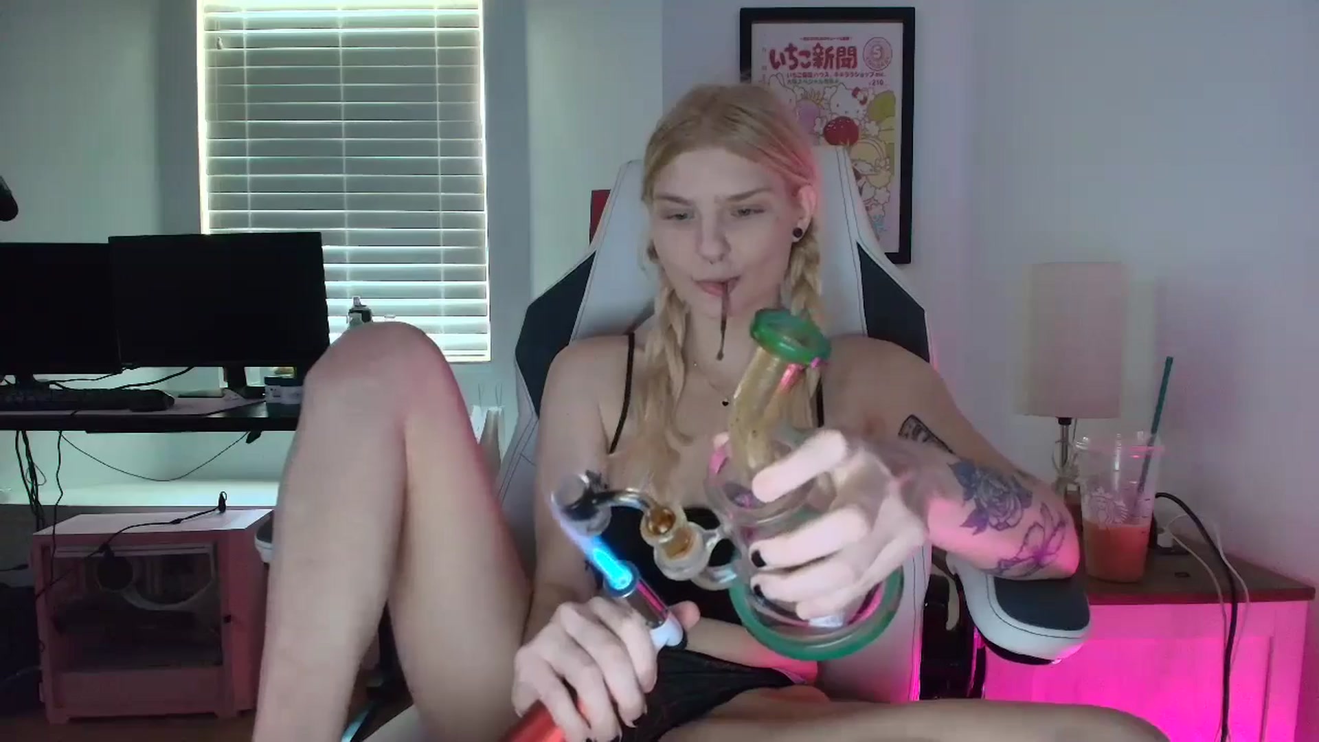 Gallery image thumbnail from DuckChan0's myfreecams stream on, 03/24/2025, 15:52 image 8 of 20