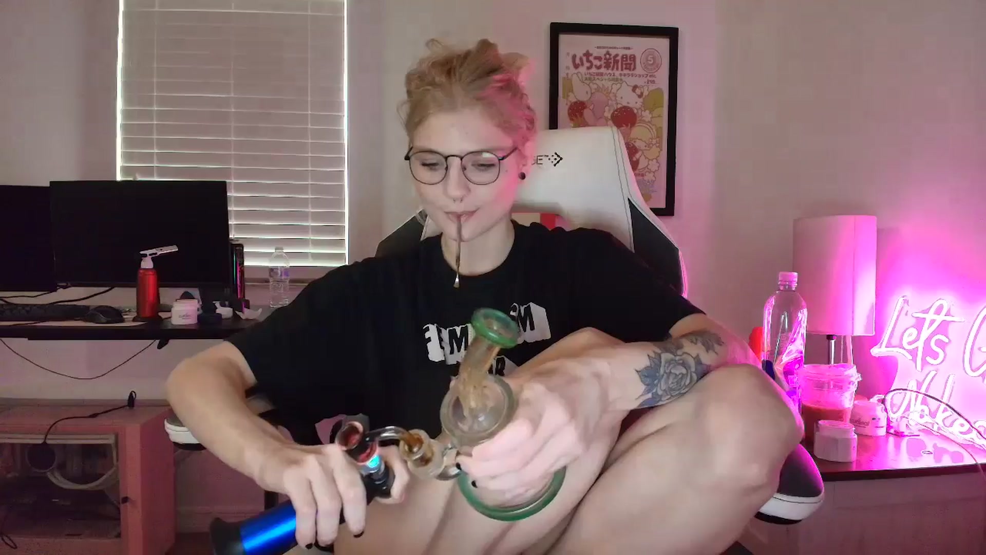 Gallery image thumbnail from DuckChan0's myfreecams stream on, 03/25/2025, 14:12 image 12 of 20