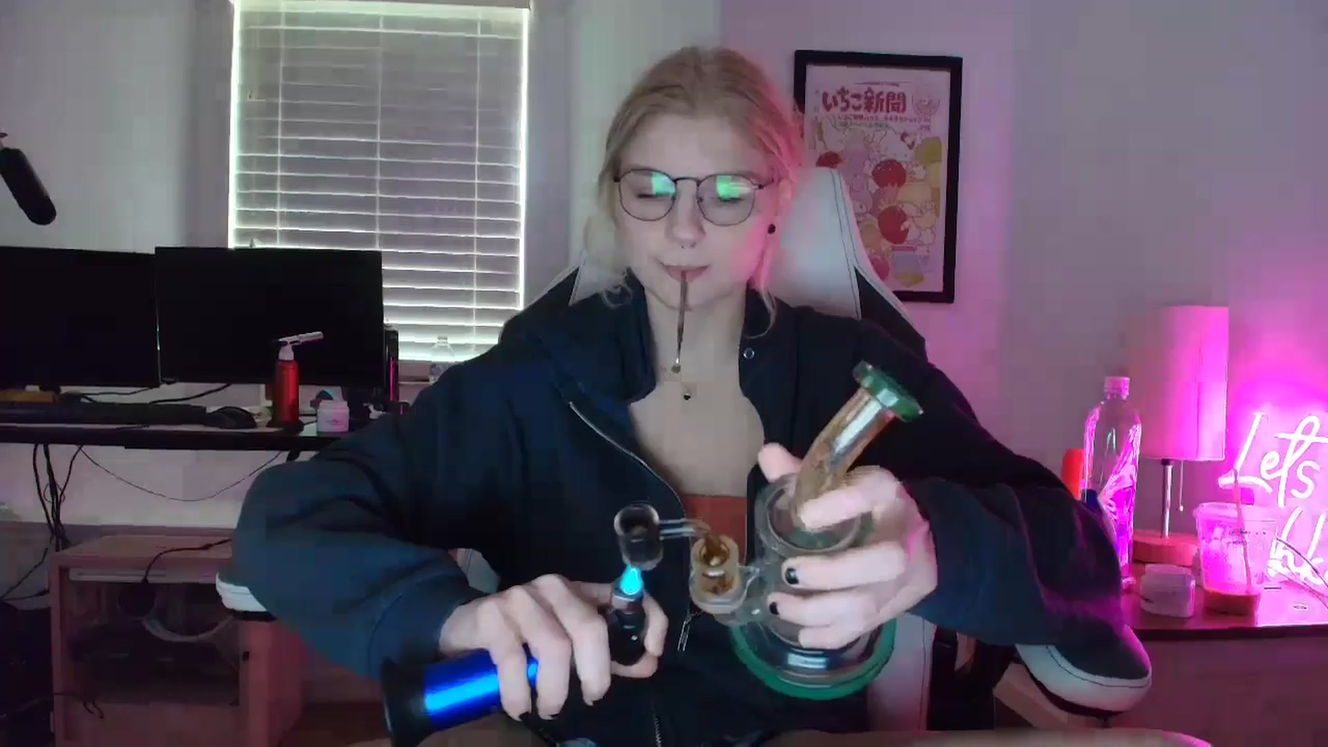 Gallery image thumbnail from DuckChan0's myfreecams stream on, 03/25/2025, 15:18 image 5 of 20