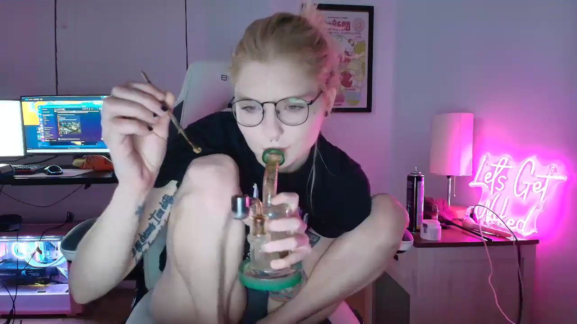 Gallery image thumbnail from DuckChan0's myfreecams stream on, 03/26/2025, 01:12 image 7 of 20